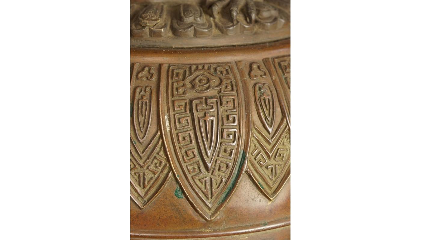 17th-18th Century China Pair of Bronze Vases Qing Dynasty For Sale 6