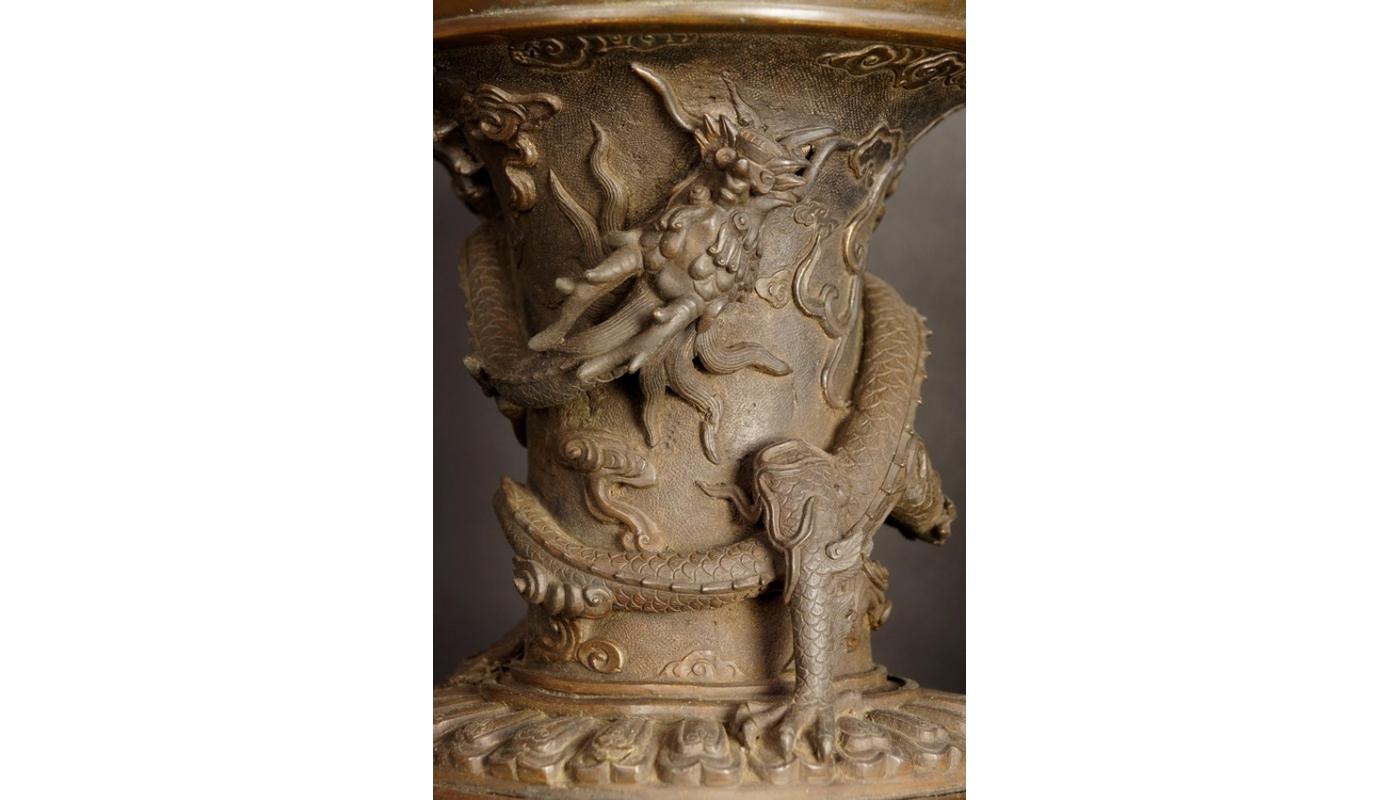 17th-18th Century China Pair of Bronze Vases Qing Dynasty For Sale 2