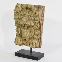 17th / 18th Century Dutch Carved Oak Lion Fragment