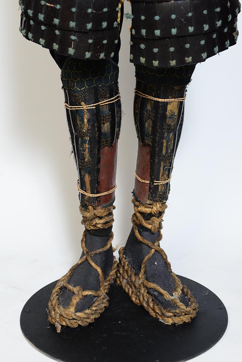 17th-18th Century, Edo, A Set of Very Rare Antique Japanese Female Samurai Armor In Good Condition In Sampantawong, TH