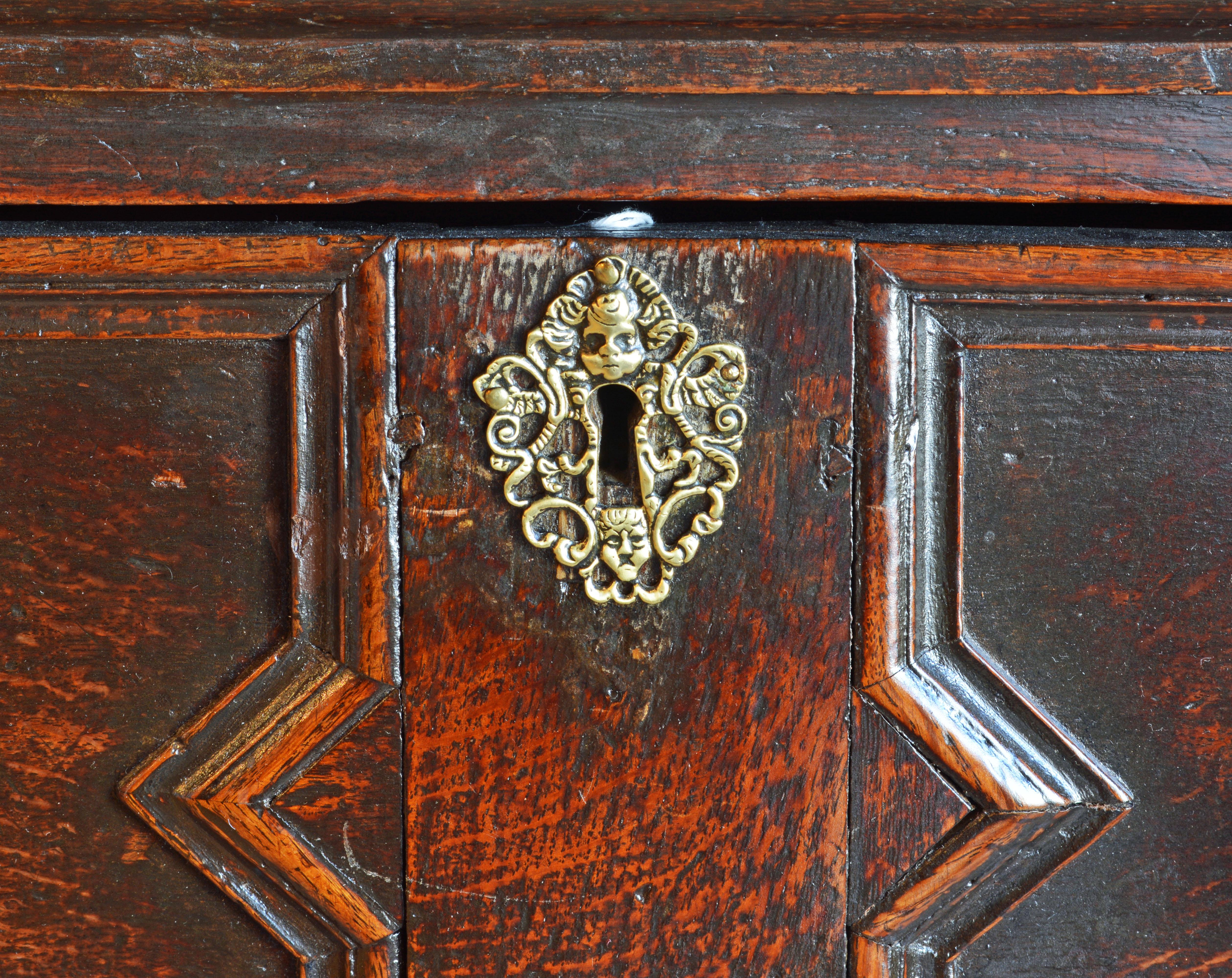17th-18th Century English Jacobean Style Three-Drawer Oak Wood Dresser or Buffet 4