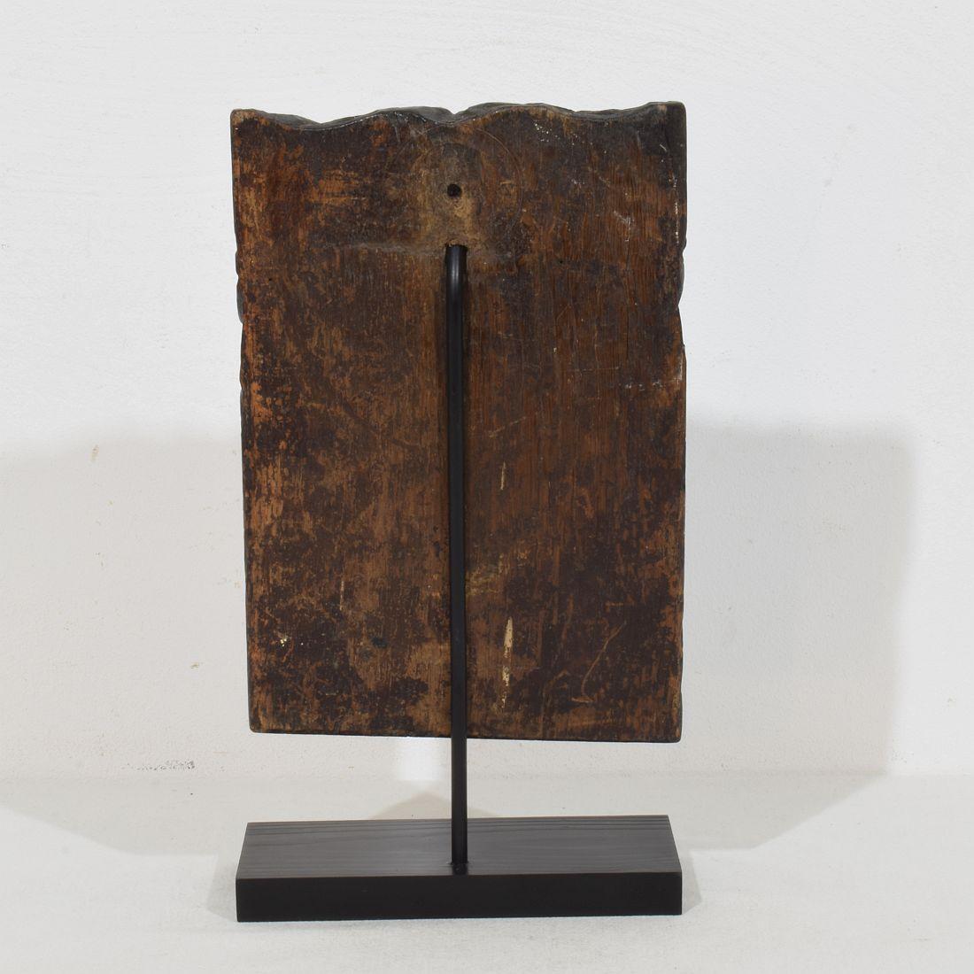 Cabeza de león de madera tallada francesa de los siglos XVII-XVIII Tallado a mano en venta