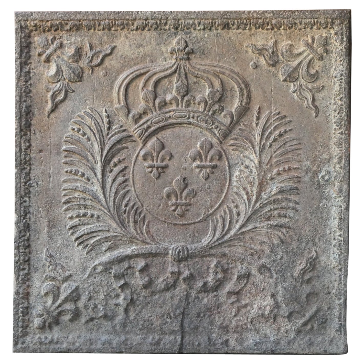 Französische Louis XIV.-Armen von Frankreich, Kaminsims / Rückwand, 17.-18. Jahrhundert