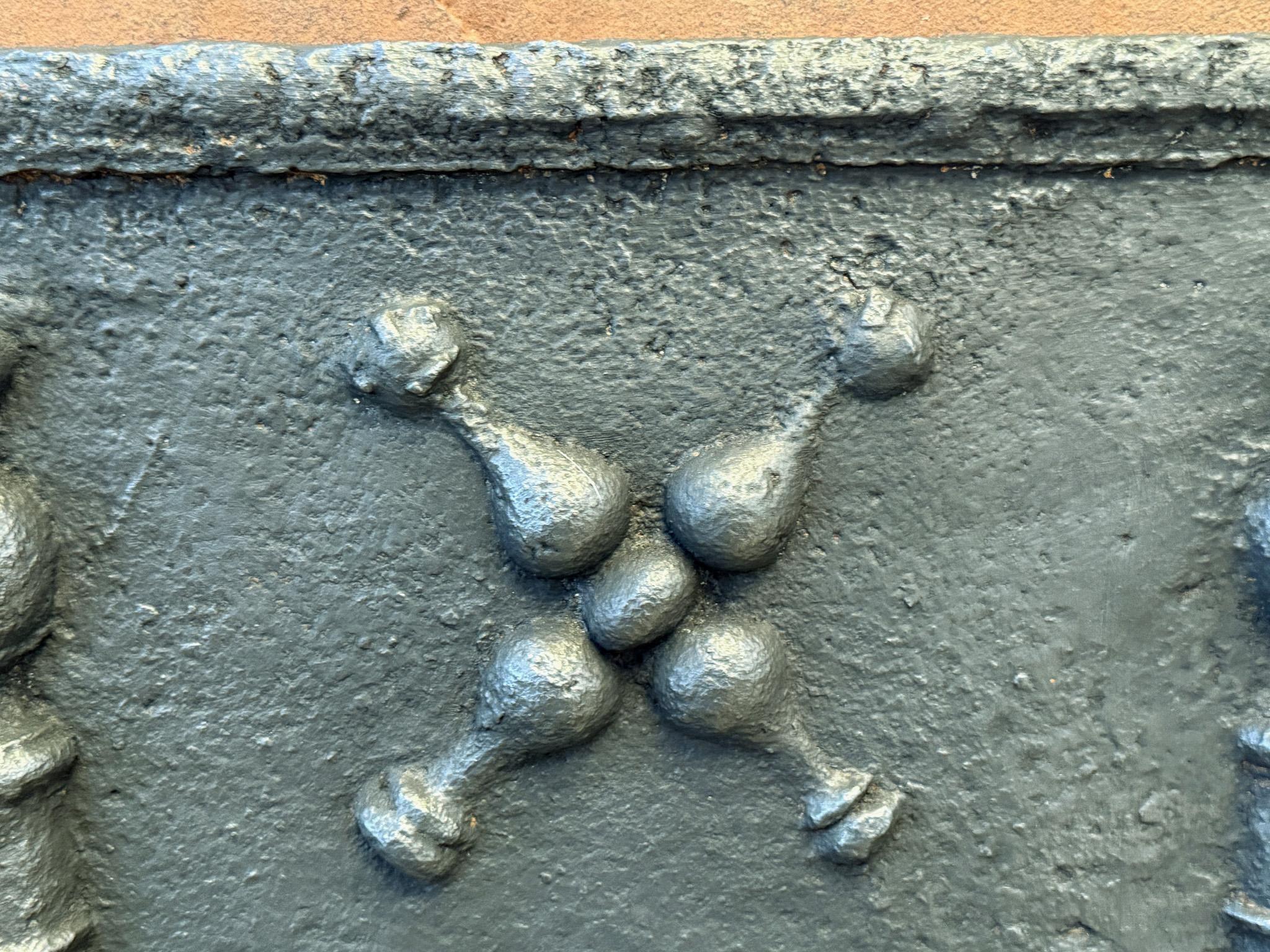 Moulage Plaque de cheminée / crédence arrière Louis XIV du 17e-18e siècle « Saint Andrew's Cross » française. en vente
