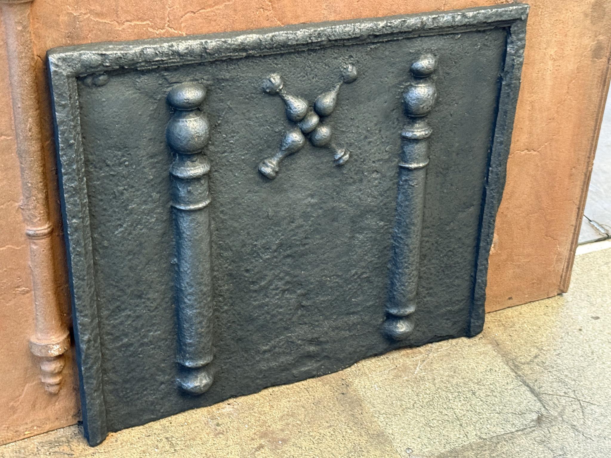 Fer Plaque de cheminée / crédence arrière Louis XIV du 17e-18e siècle « Saint Andrew's Cross » française. en vente