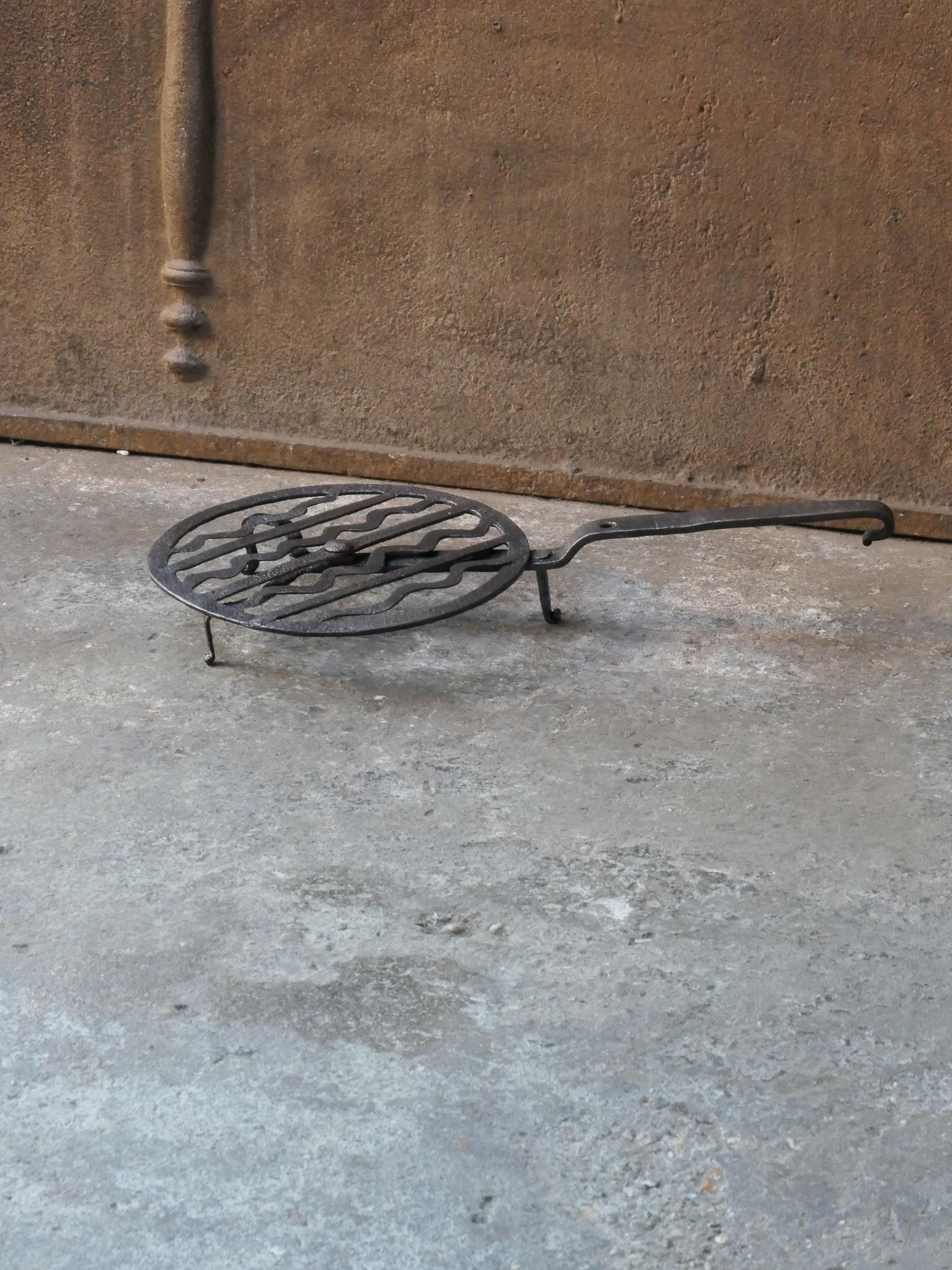 Forged 17th-18th Century French Louis XV Rotating Gridiron For Sale