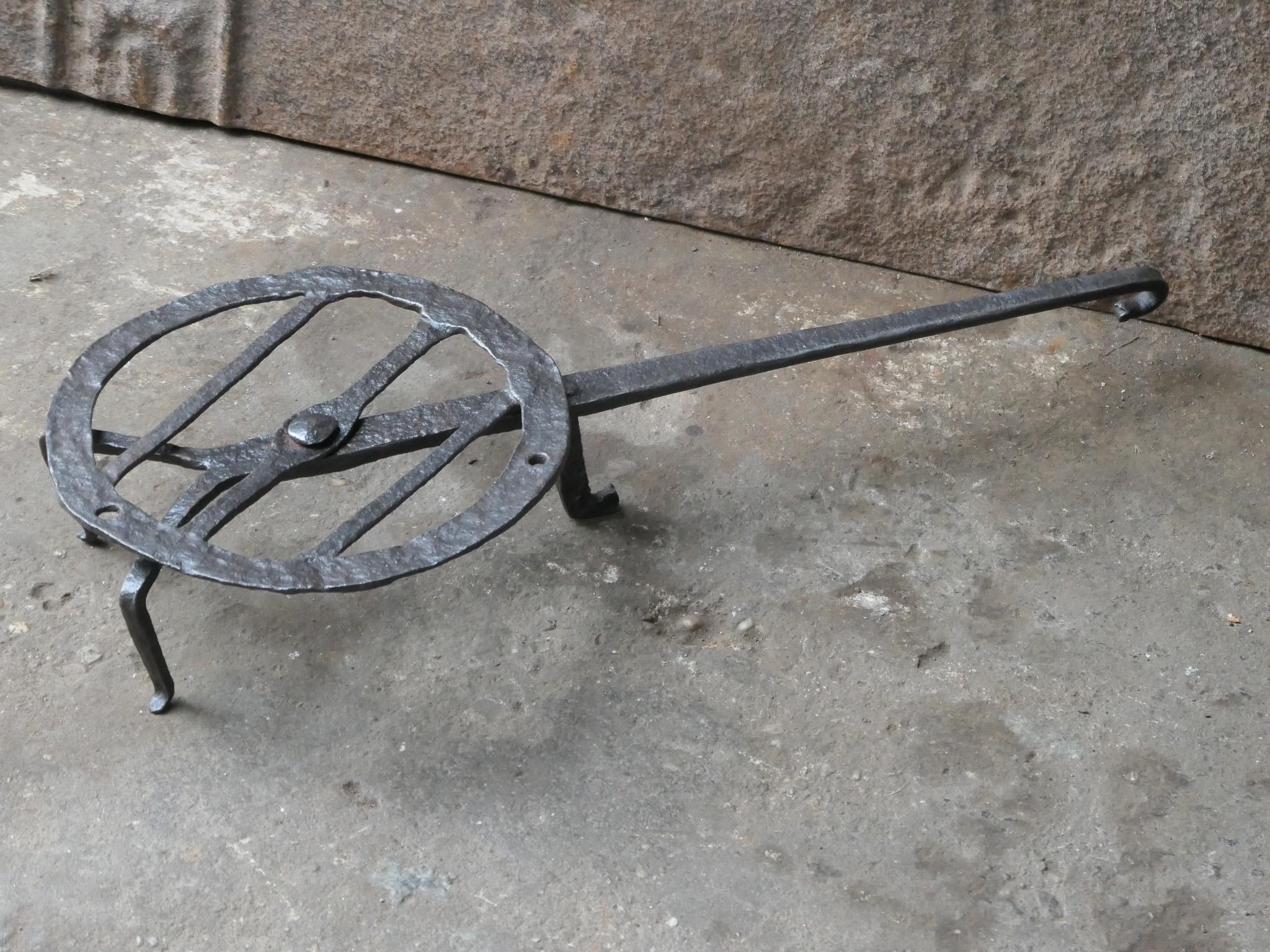 Wrought Iron 17th-18th Century French Louis XV Rotating Gridiron For Sale