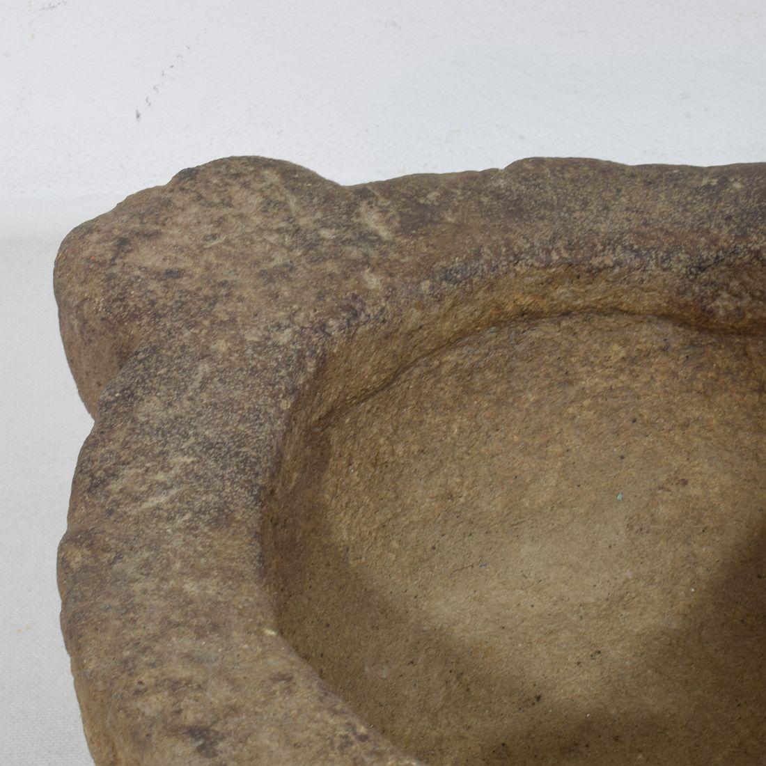 Mortaio e pestello in arenaria francese del XVII-XVIII secolo in vendita 3