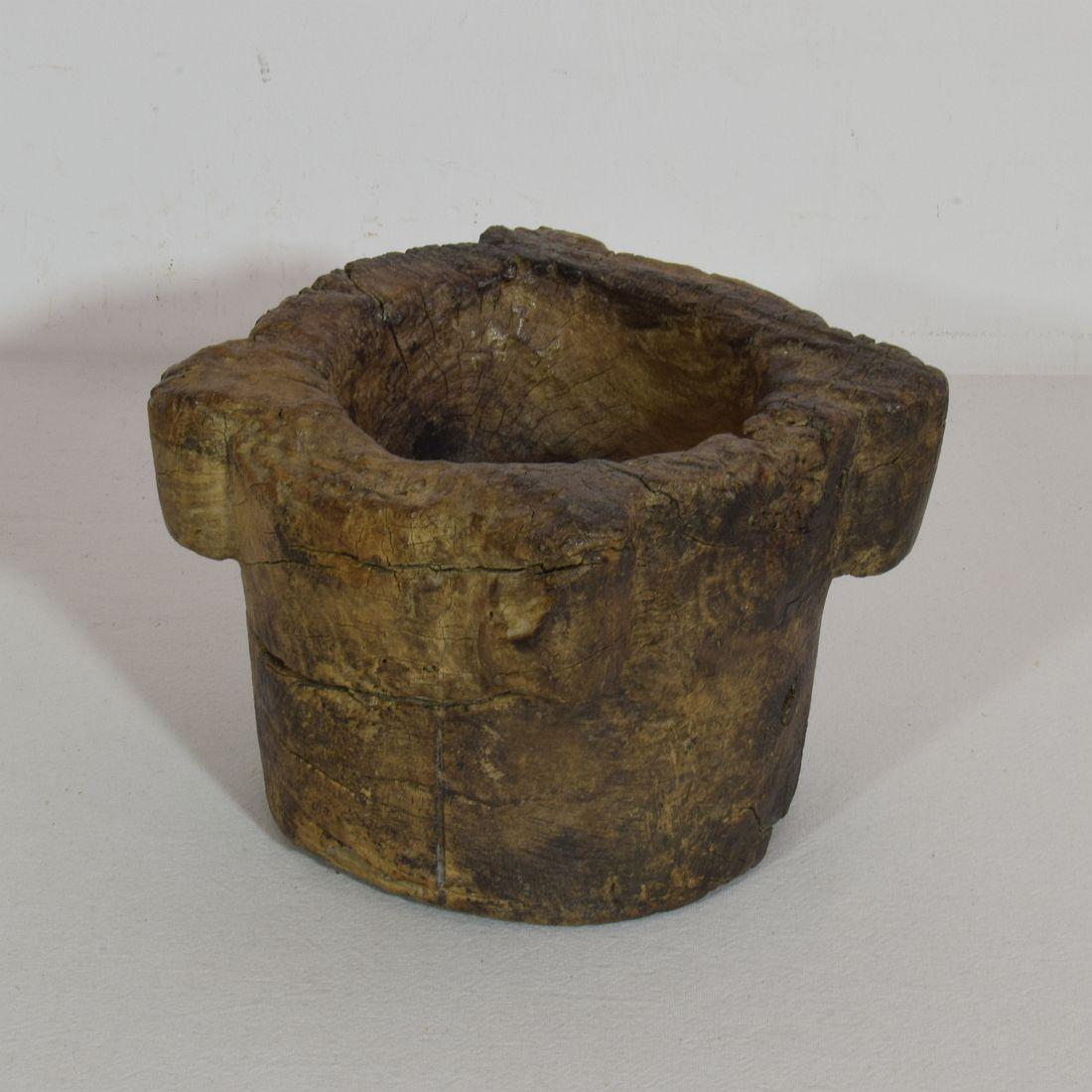 17th-18th Century, French Wooden Mortar In Good Condition For Sale In Buisson, FR
