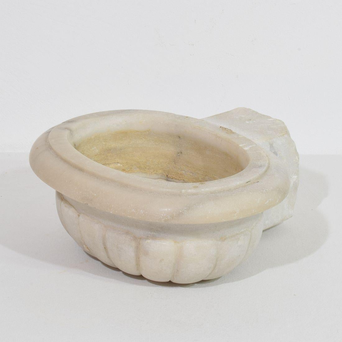 Hand-Carved 17th/ 18th Century Italian Baroque Marble Holy Water Font or Stoup For Sale