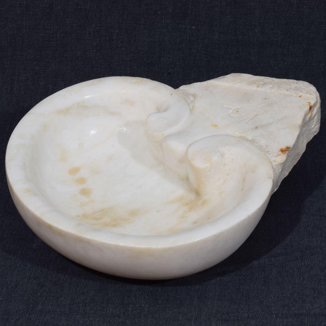 Baroque Font ou soupçon italien baroque du 17e/ 18e siècle en marbre en vente
