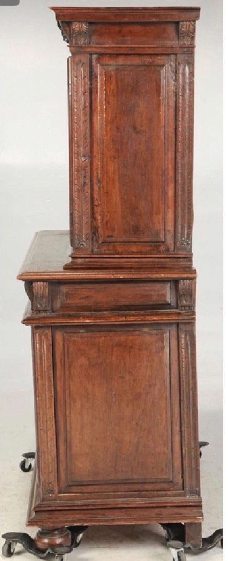 17th-18th Century Italian Baroque Walnut Cupboard For Sale 1
