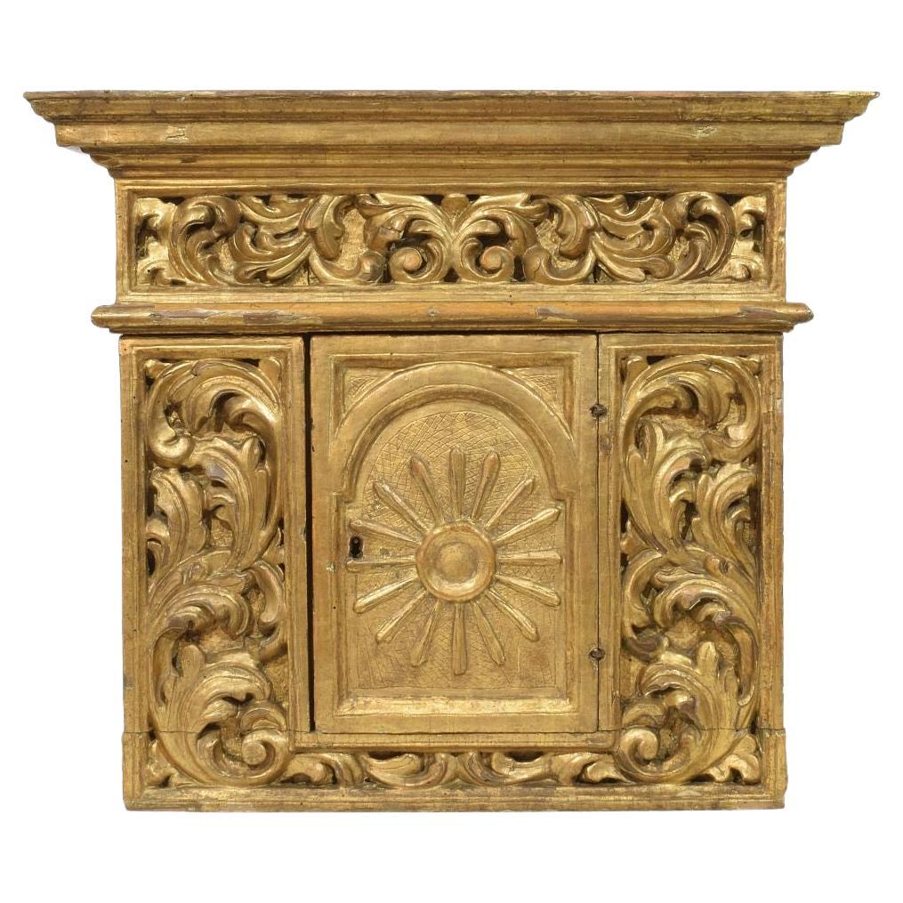 Tabernacle baroque en bois doré sculpté du XVIIe/XVIIIe siècle avec rayons de soleil