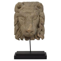 Tête de lion en bois sculpté italien du 17e/18e siècle