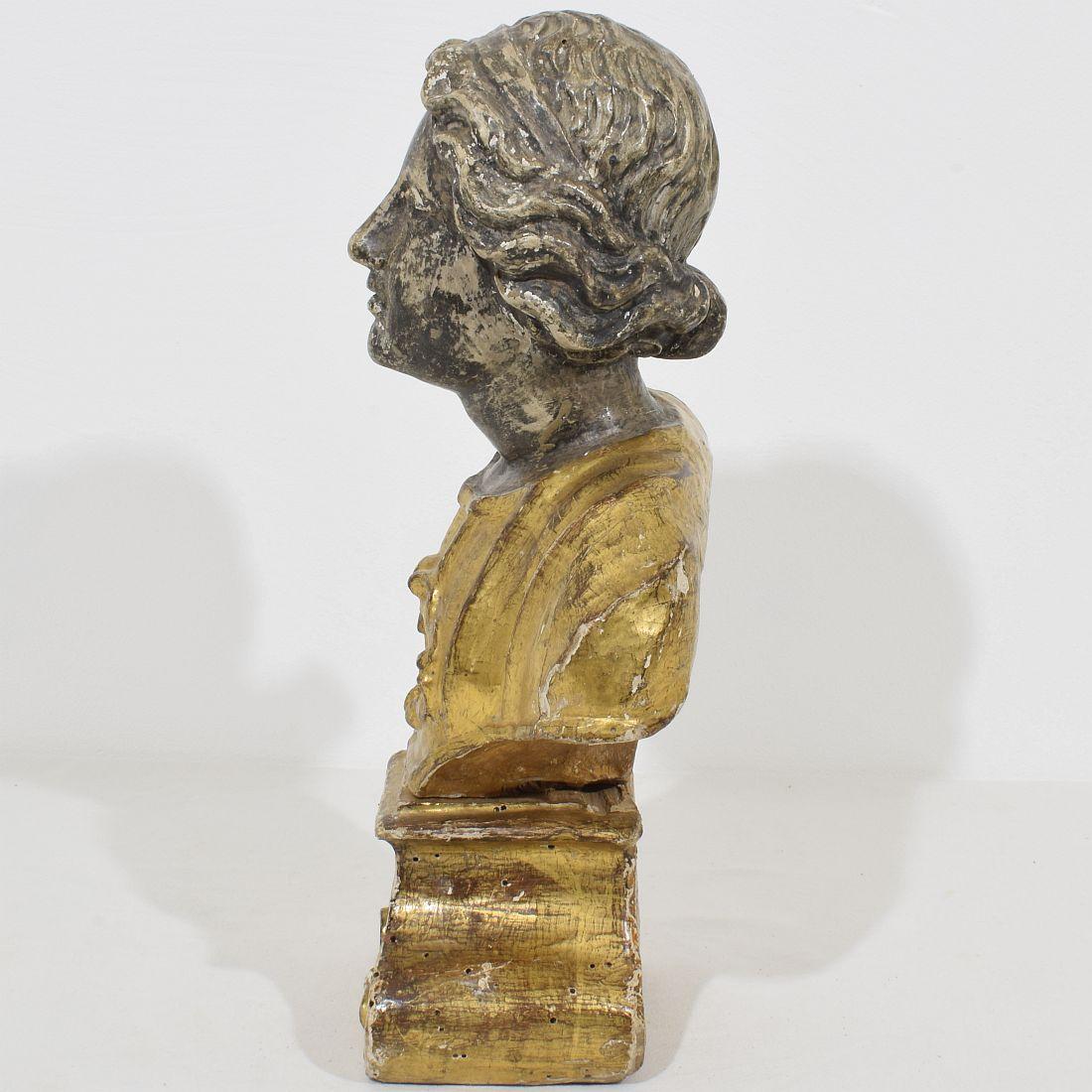 18th Century and Earlier 17th-18th Century Italian Hand Carved Wooden Reliquary Bust For Sale