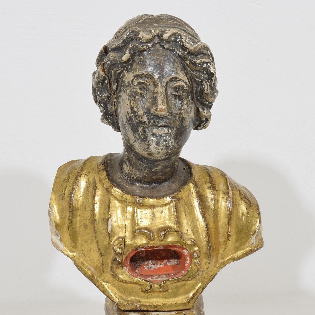 17th-18th Century Italian Hand Carved Wooden Reliquary Bust For Sale 1