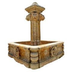 Fontana in marmo intagliato di San Rosso Verona del XVII-XVIII secolo