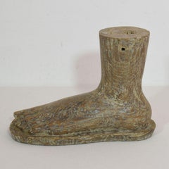 Pied d'un Santos en bois italien du 17ème / 18ème siècle