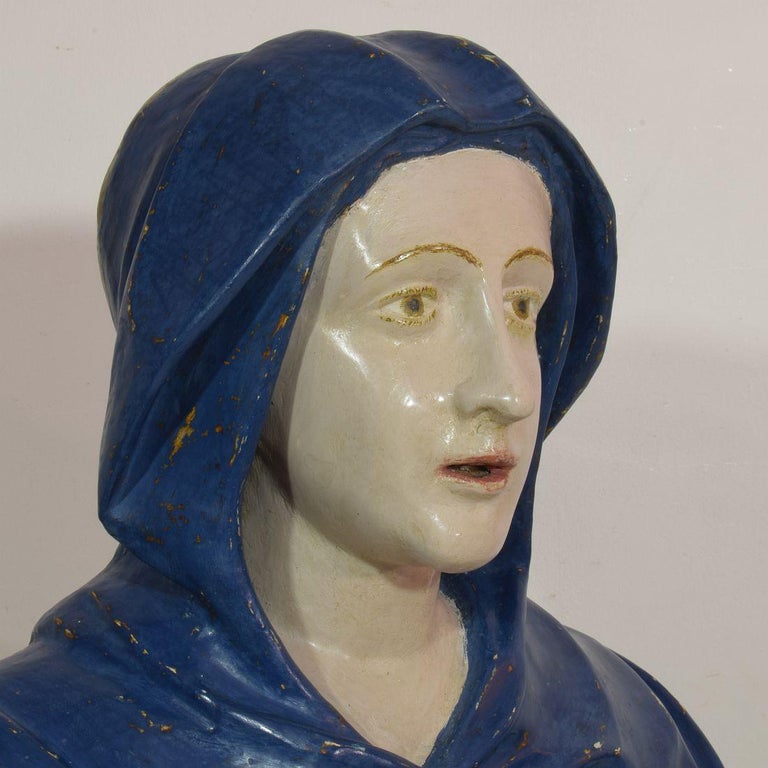 17th-18th Century Italian Wooden Reliquary Bust of a Madonna For Sale 5