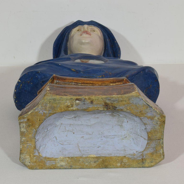 17th-18th Century Italian Wooden Reliquary Bust of a Madonna For Sale 14