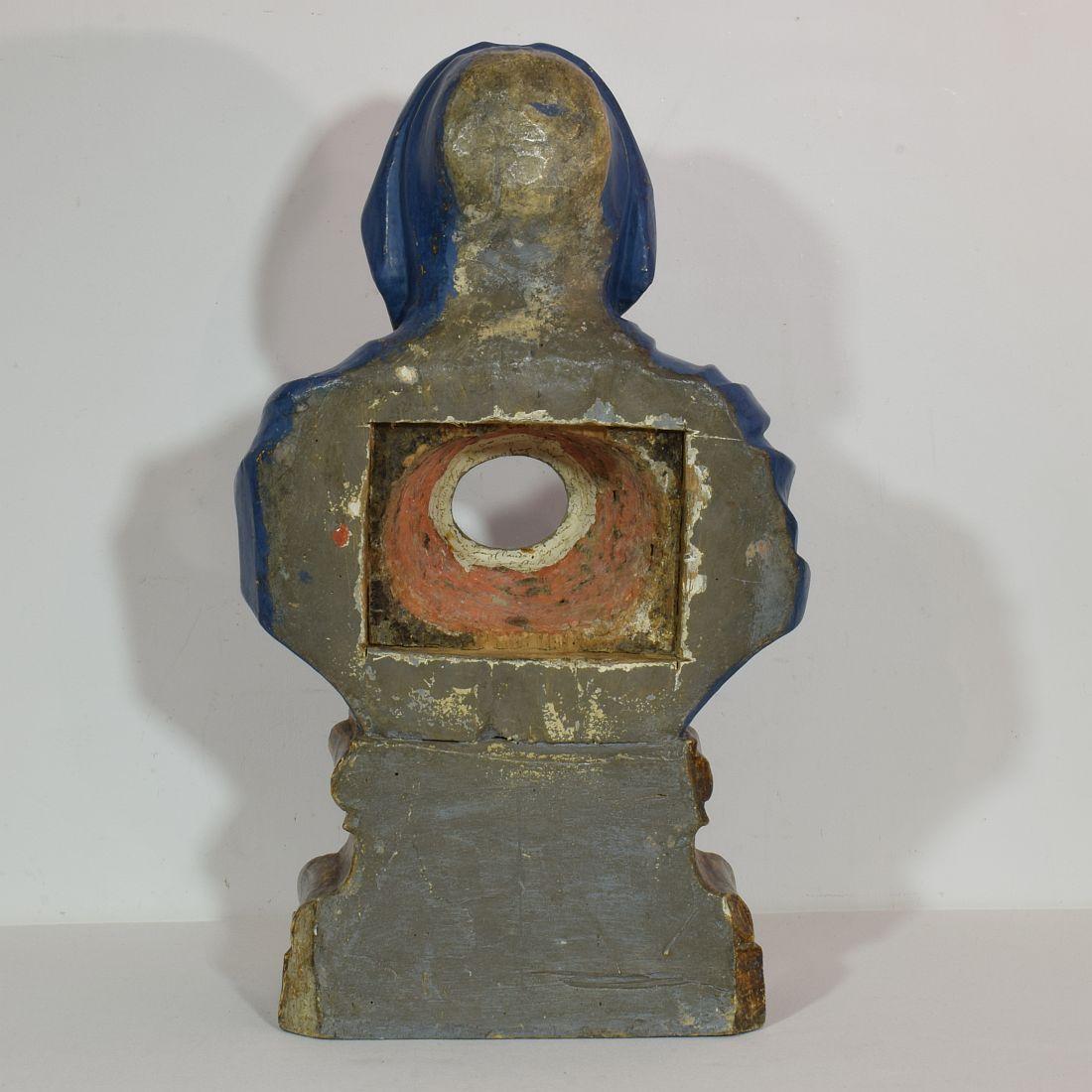 17th-18th Century Italian Wooden Reliquary Bust of a Madonna In Good Condition In Buisson, FR