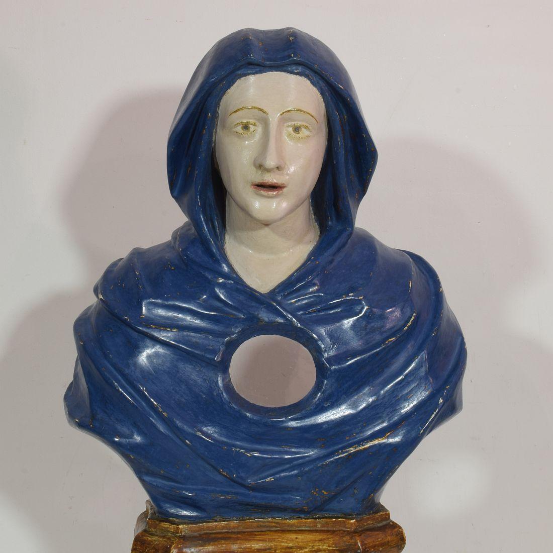 17th-18th Century Italian Wooden Reliquary Bust of a Madonna 1