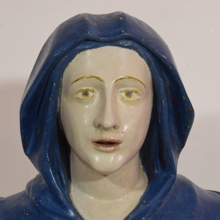 17th-18th Century Italian Wooden Reliquary Bust of a Madonna For Sale 3
