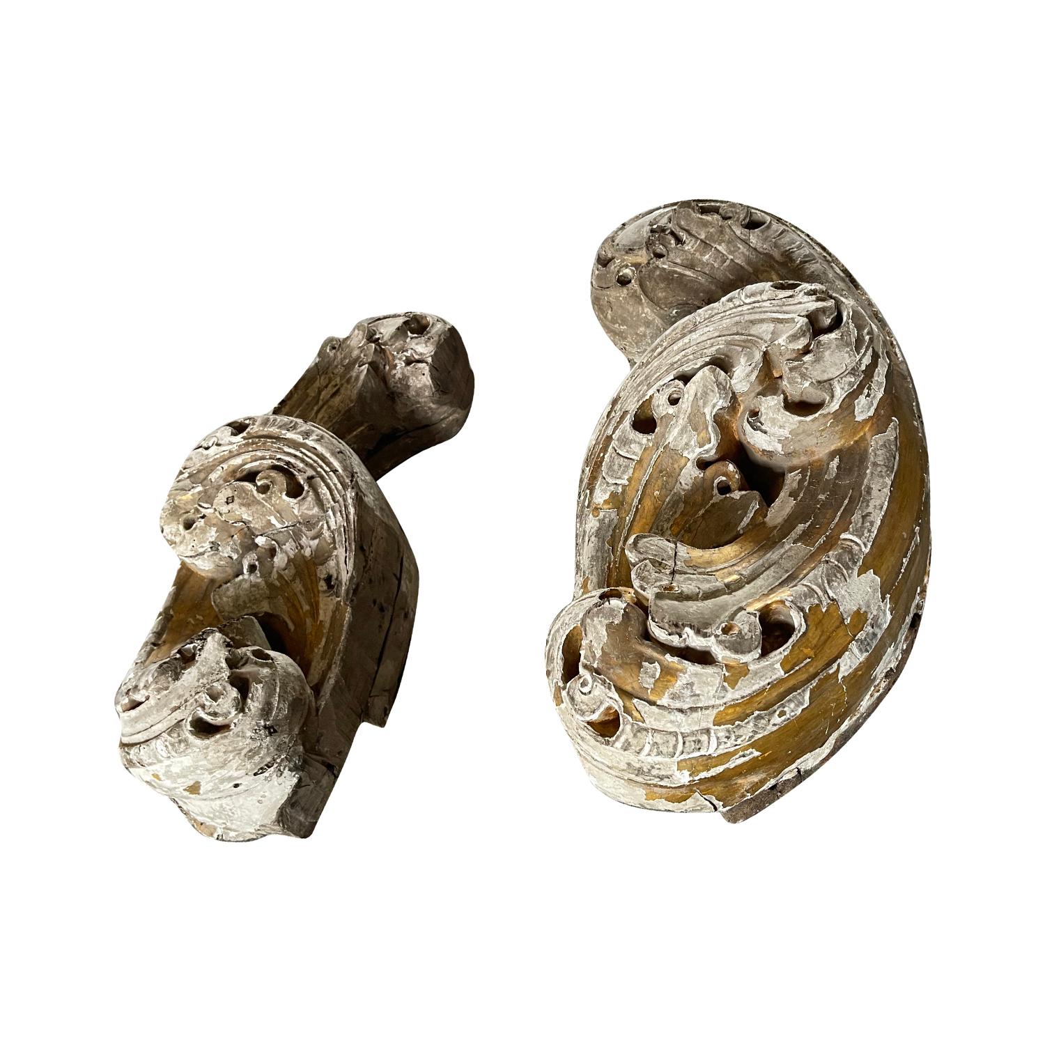 Intagliato a mano Coppia di rilievi da parete in pino barocco del XVII-XVIII secolo portoghese, pannelli in vendita