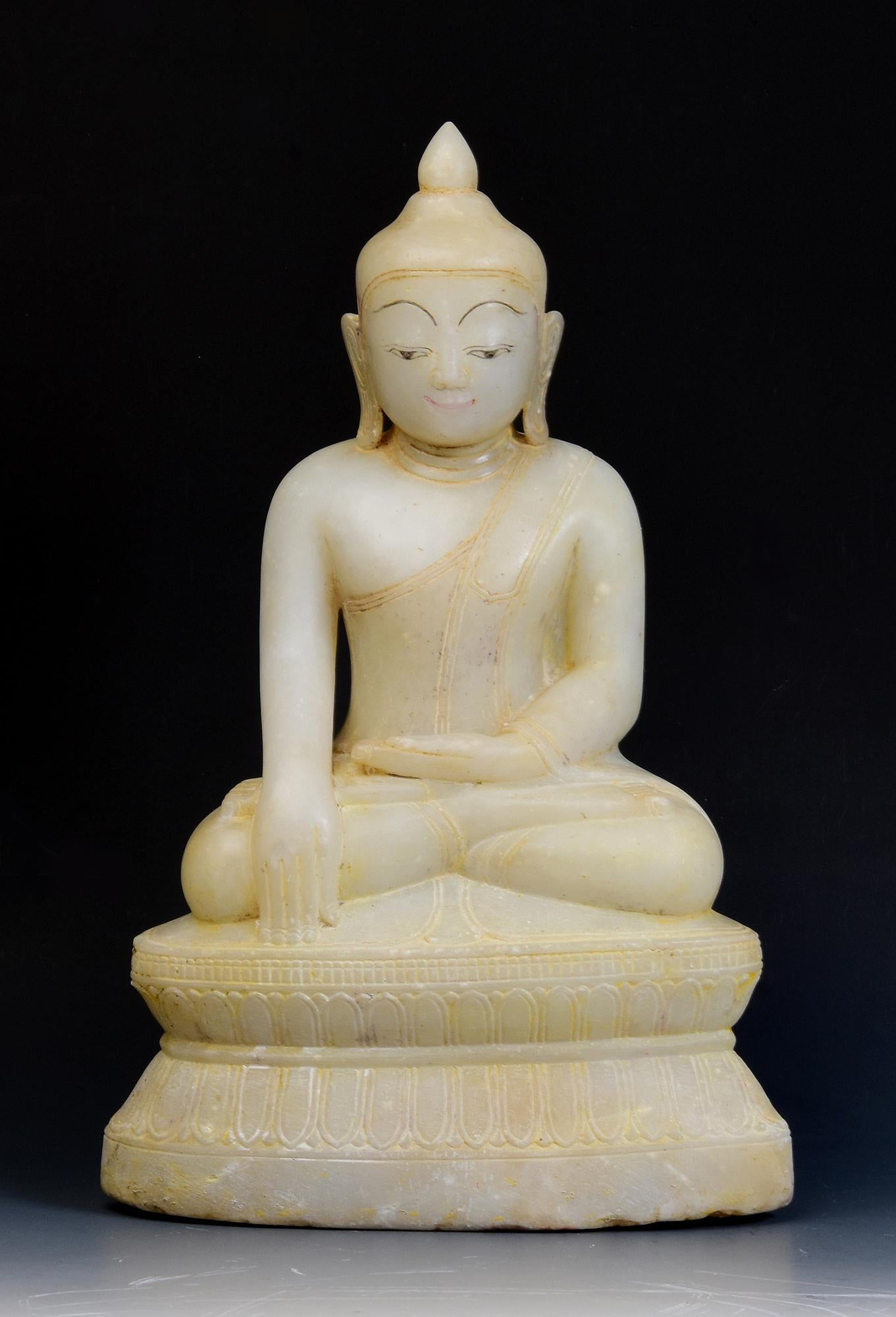 17th - 18th Century, Shan, Antique Burmese Alabaster Marble Seated Buddha Statue For Sale 9