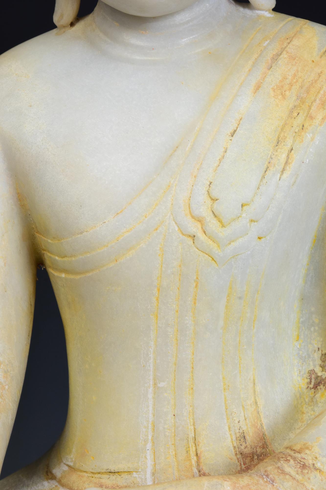 17th - 18th Century, Shan, Antique Burmese Alabaster Marble Seated Buddha Statue In Good Condition In Sampantawong, TH