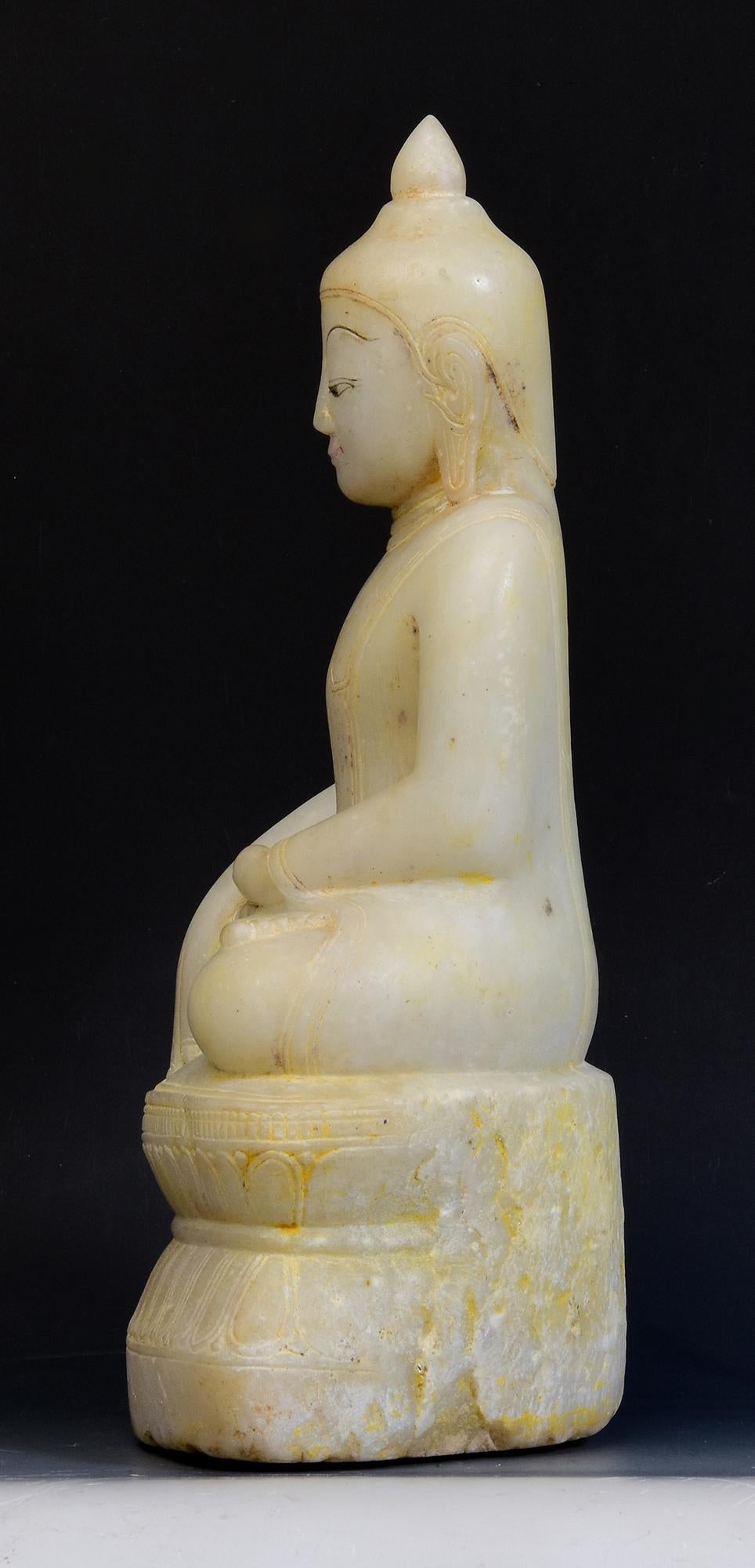 17th - 18th Century, Shan, Antique Burmese Alabaster Marble Seated Buddha Statue For Sale 4