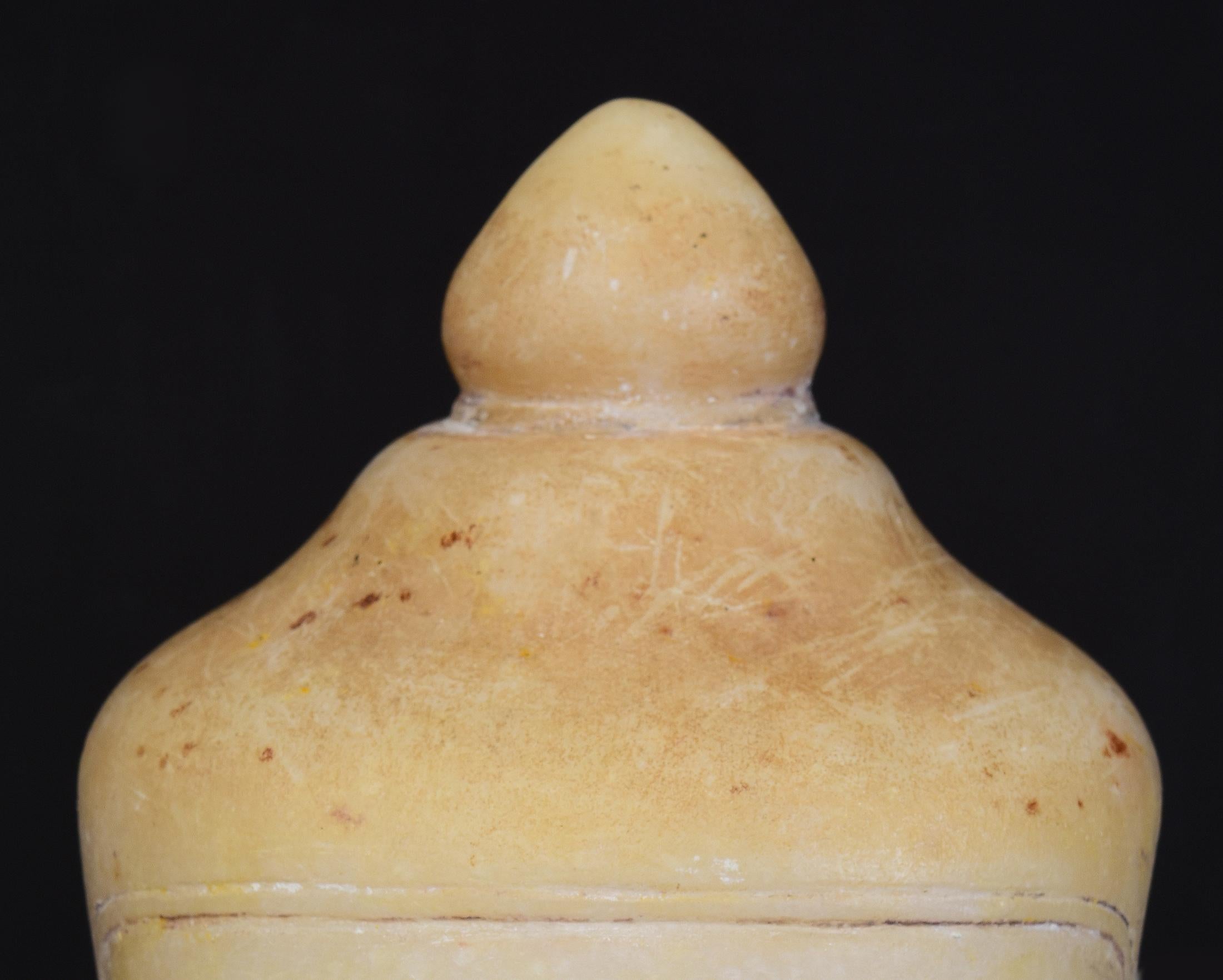 18th Century and Earlier 17th - 18th Century, Shan, Antique Burmese Alabaster Marble Seated Buddha Statue