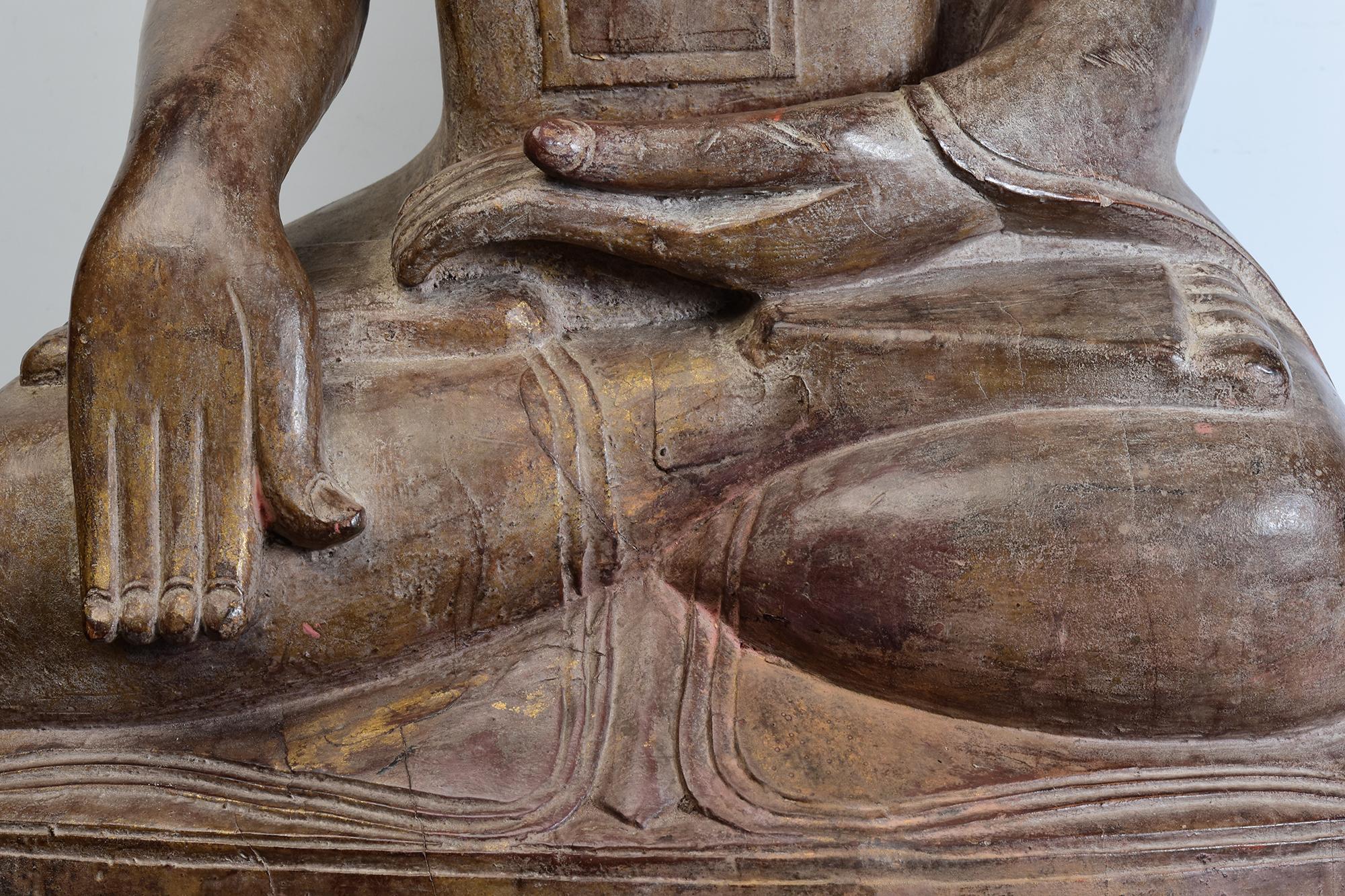 17th - 18th Century, Shan, Antique Burmese Wooden Seated Buddha In Good Condition For Sale In Sampantawong, TH