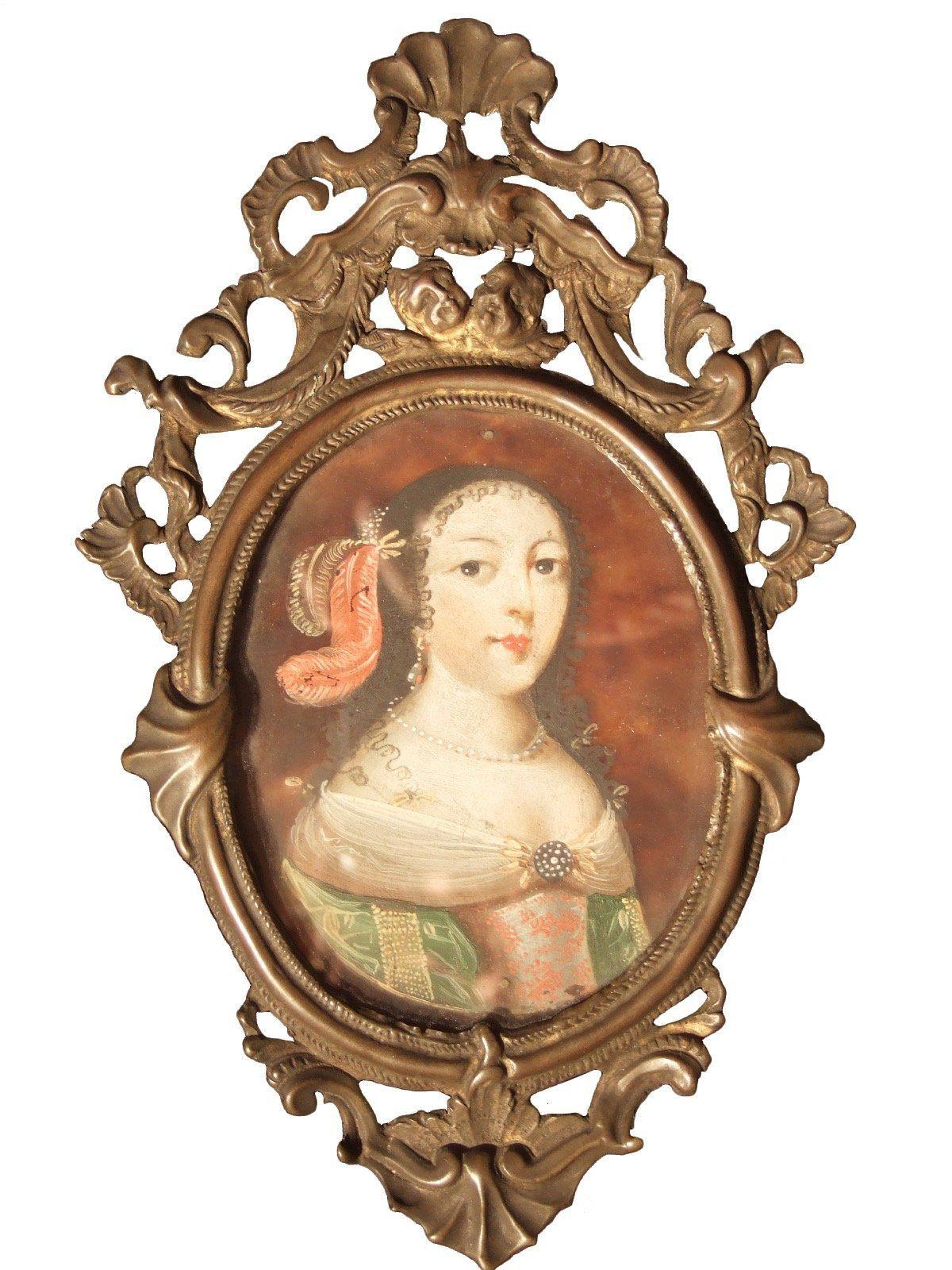 Oval portrait Miniature on tortoiseshell of a noblewoman, probably Spanish, 17th-early 18th century. In original beautiful bronze molded frame. Image size: 3 3/4