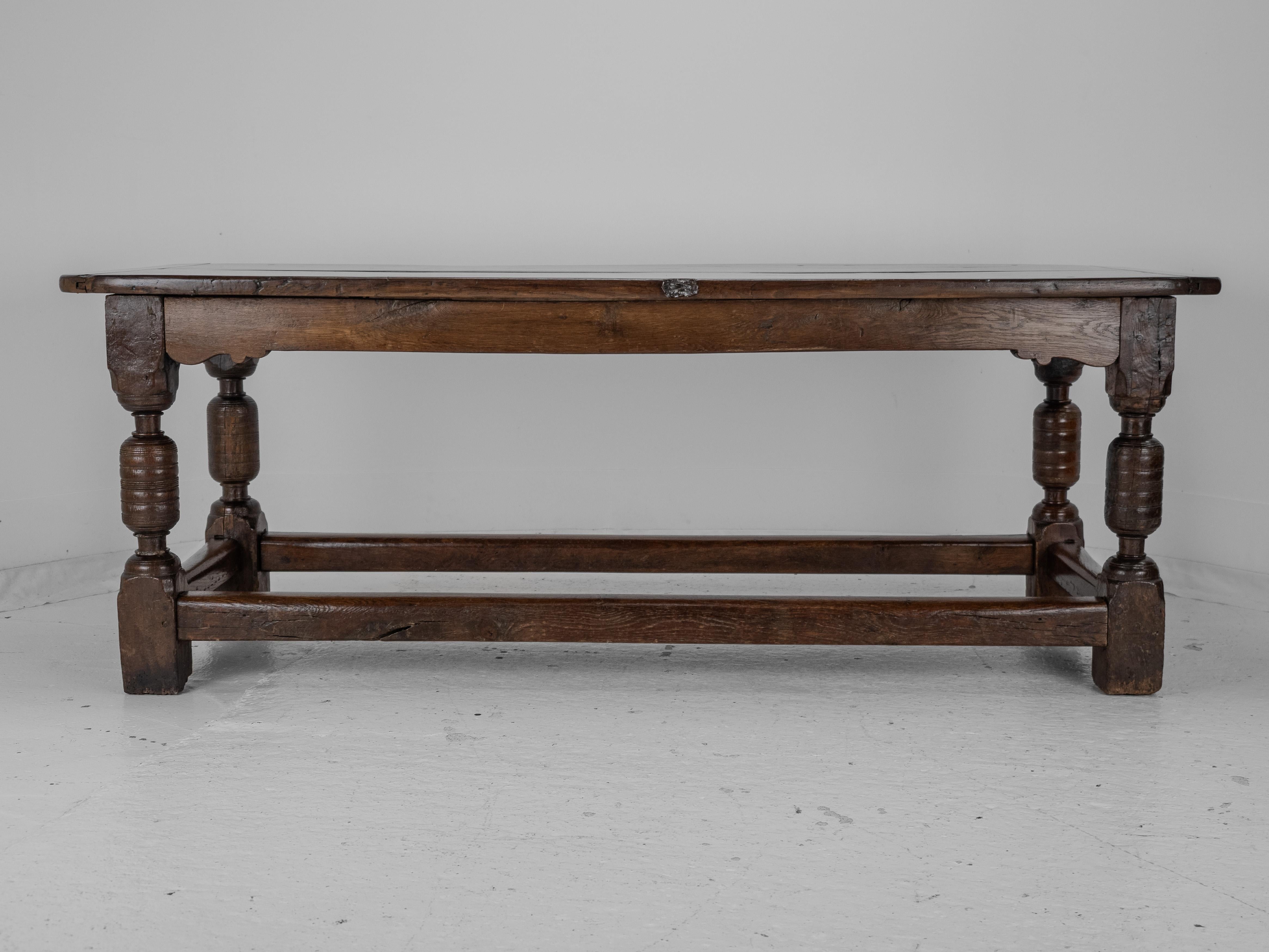 17th and 18th Century Oak Refectory Dining Table (Carolean, Jacobean, Georgian) in vendita 5