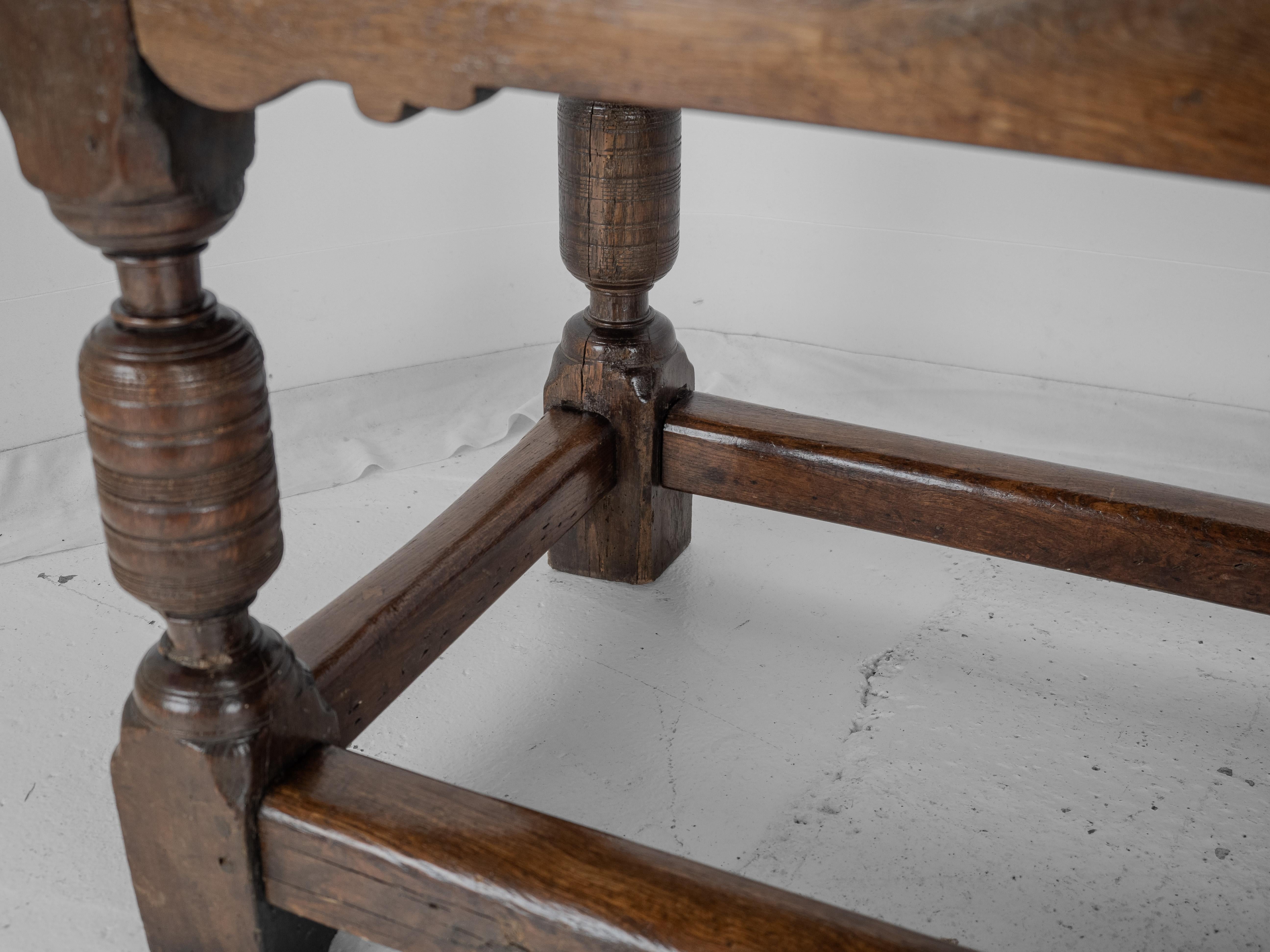 17th and 18th Century Oak Refectory Dining Table (Carolean, Jacobean, Georgian) in vendita 12