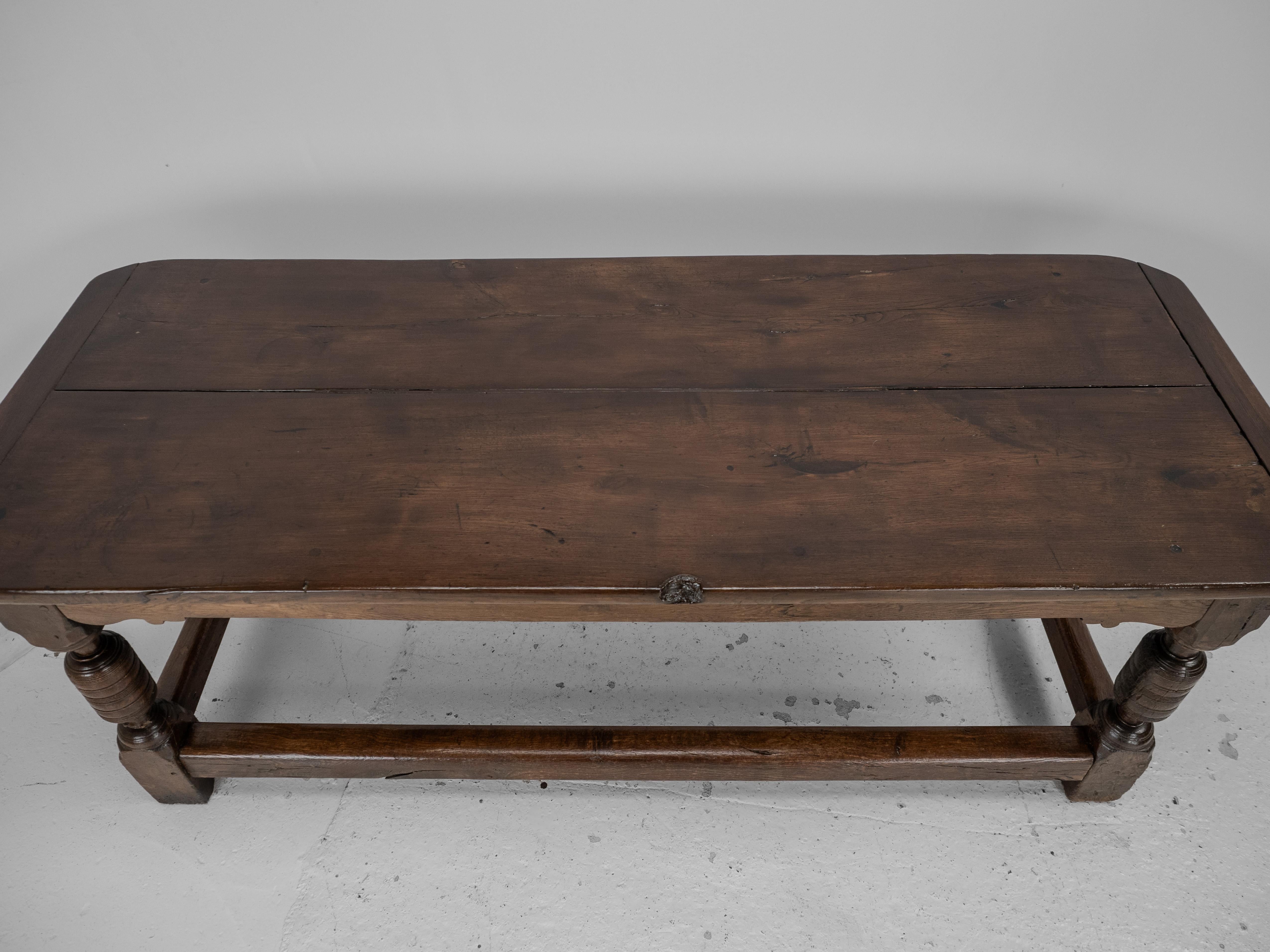 Fino al XVIII secolo 17th and 18th Century Oak Refectory Dining Table (Carolean, Jacobean, Georgian) in vendita