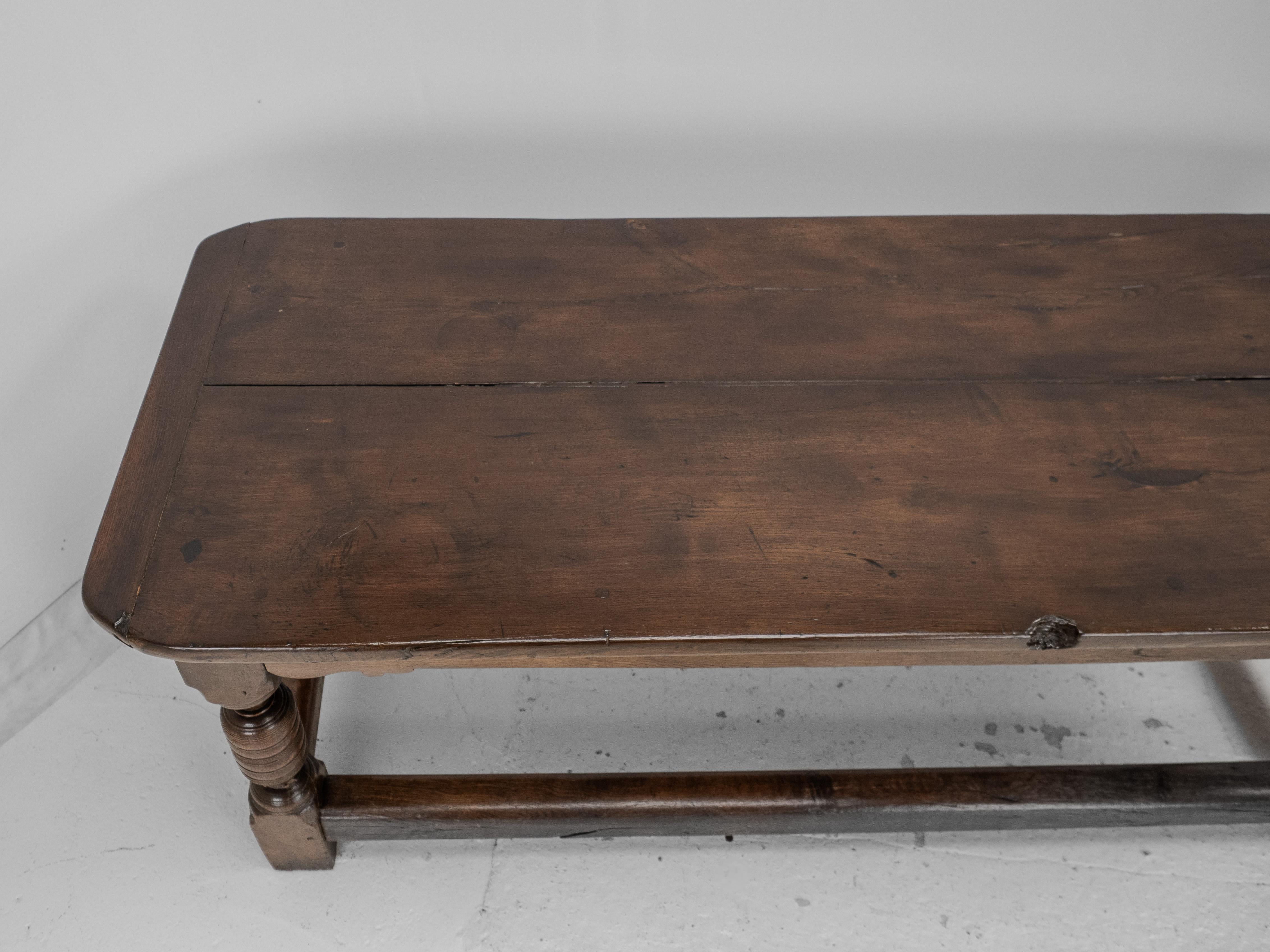 17th and 18th Century Oak Refectory Dining Table (Carolean, Jacobean, Georgian) in vendita 1
