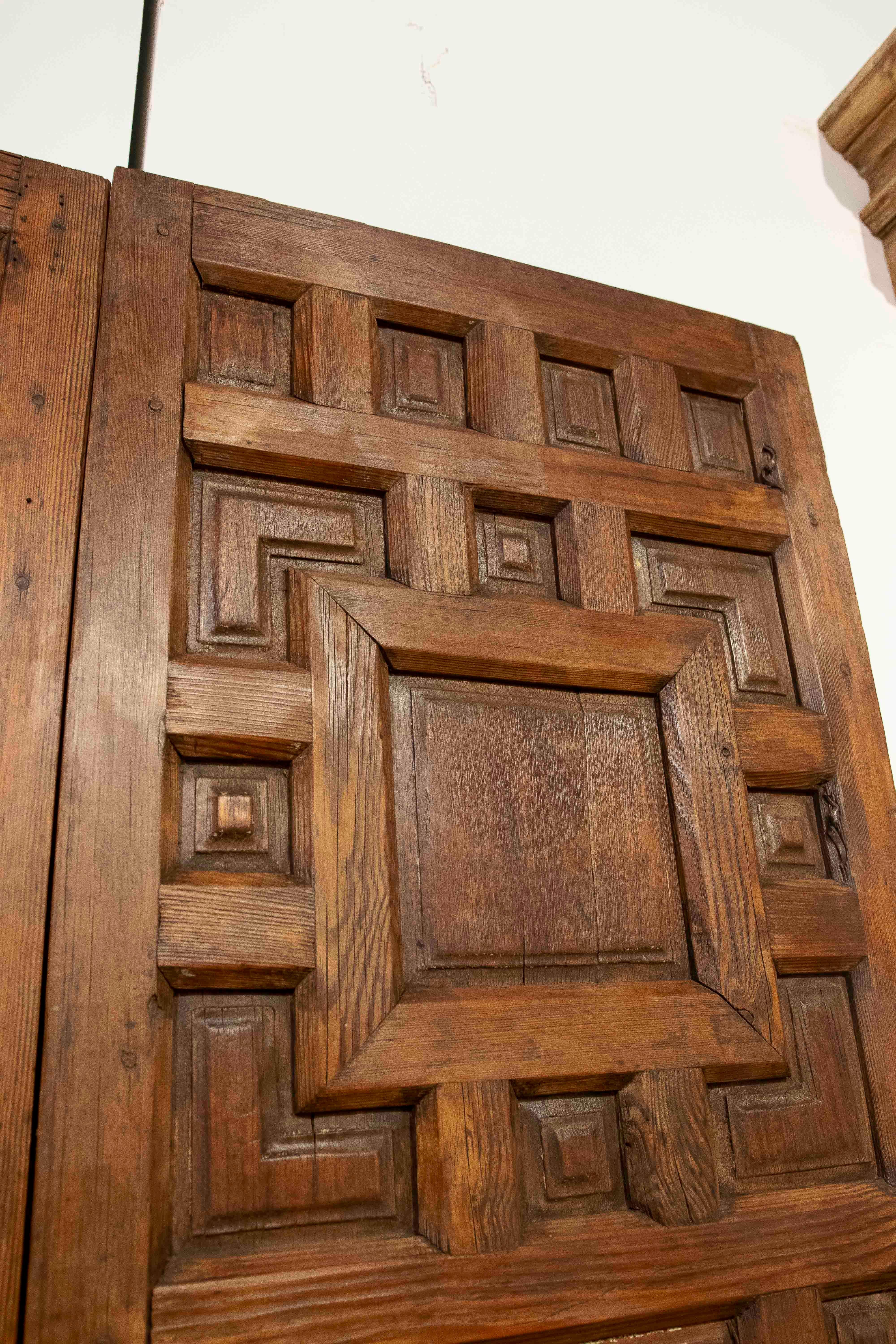 17th Antique Carved Wooden Door with Mudejar Geometric Design For Sale 4