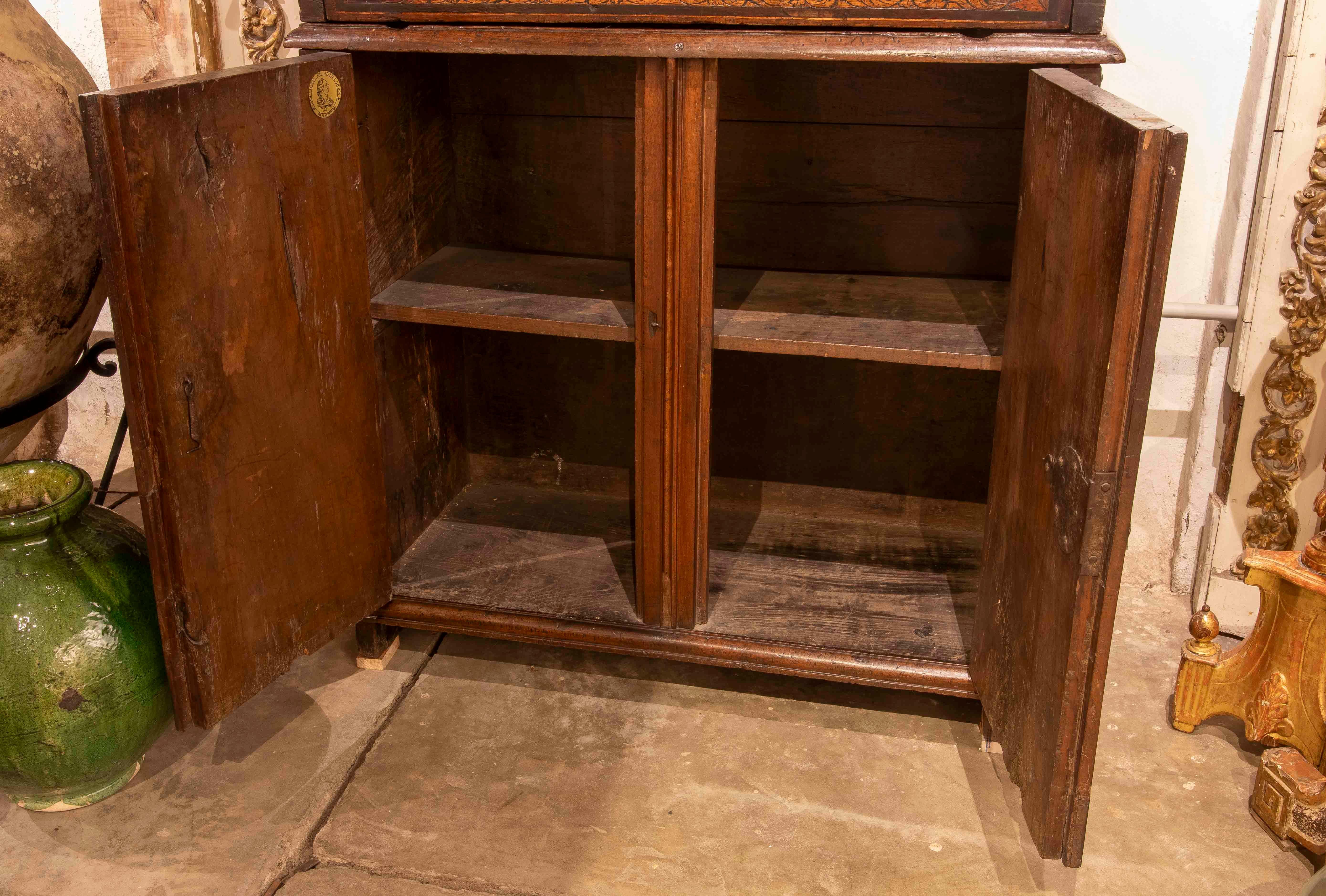 17th Asturian Chest of Drawers Carved in Wood with Antique Fittings and Doors For Sale 9