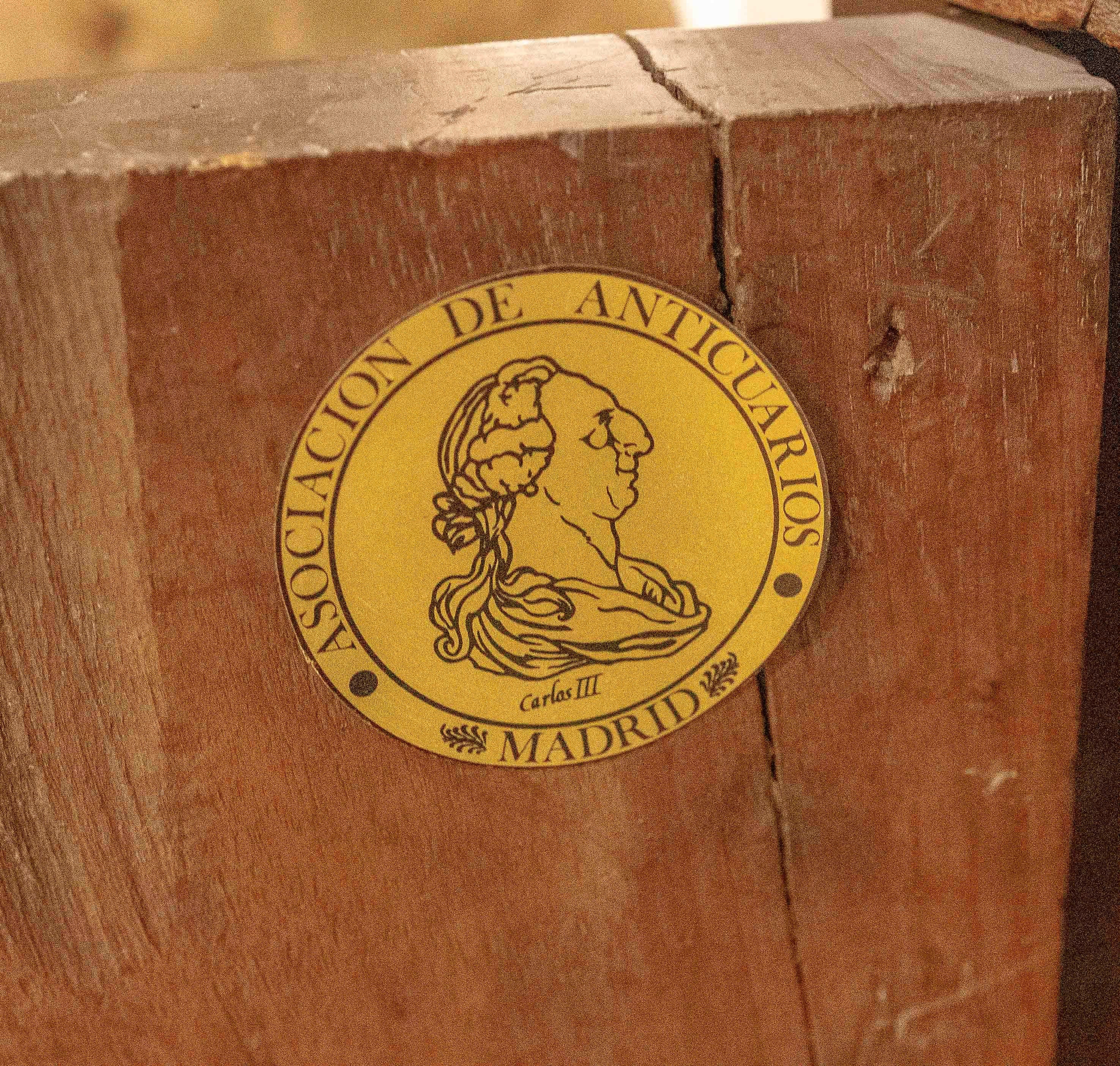 17th Asturian Chest of Drawers Carved in Wood with Antique Fittings and Doors For Sale 10