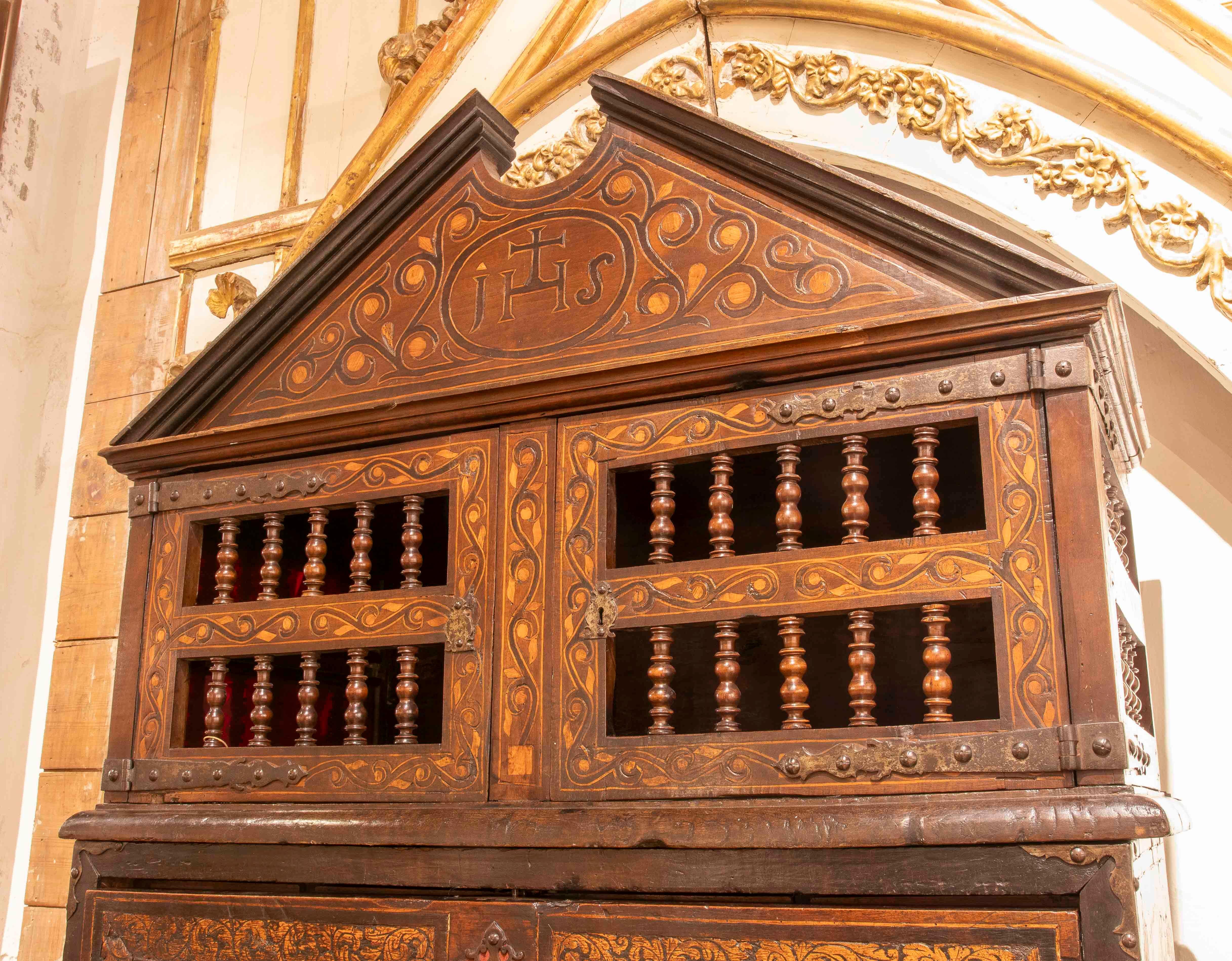 18th Century and Earlier 17th Asturian Chest of Drawers Carved in Wood with Antique Fittings and Doors For Sale