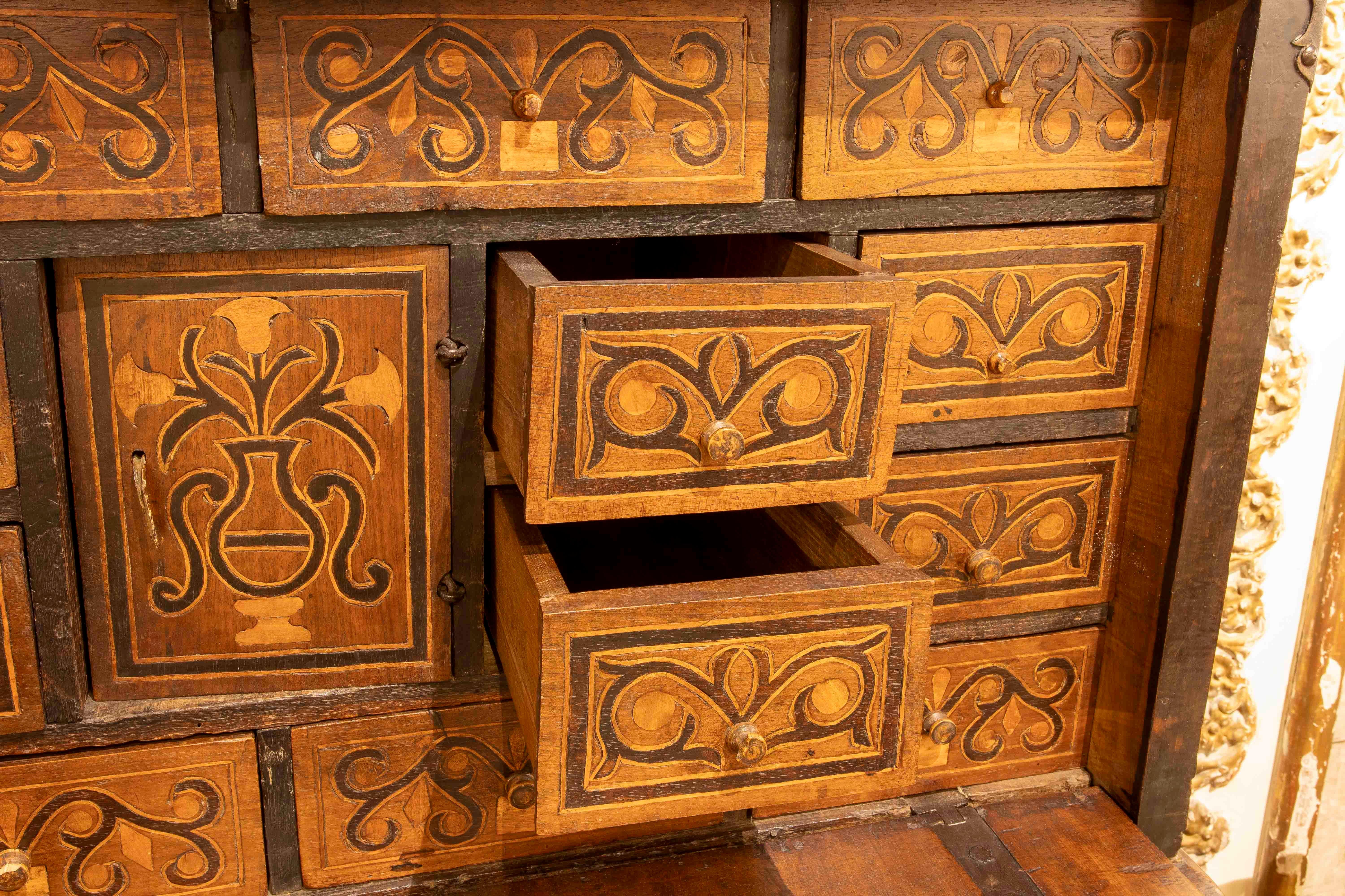 17th Asturian Chest of Drawers Carved in Wood with Antique Fittings and Doors For Sale 3