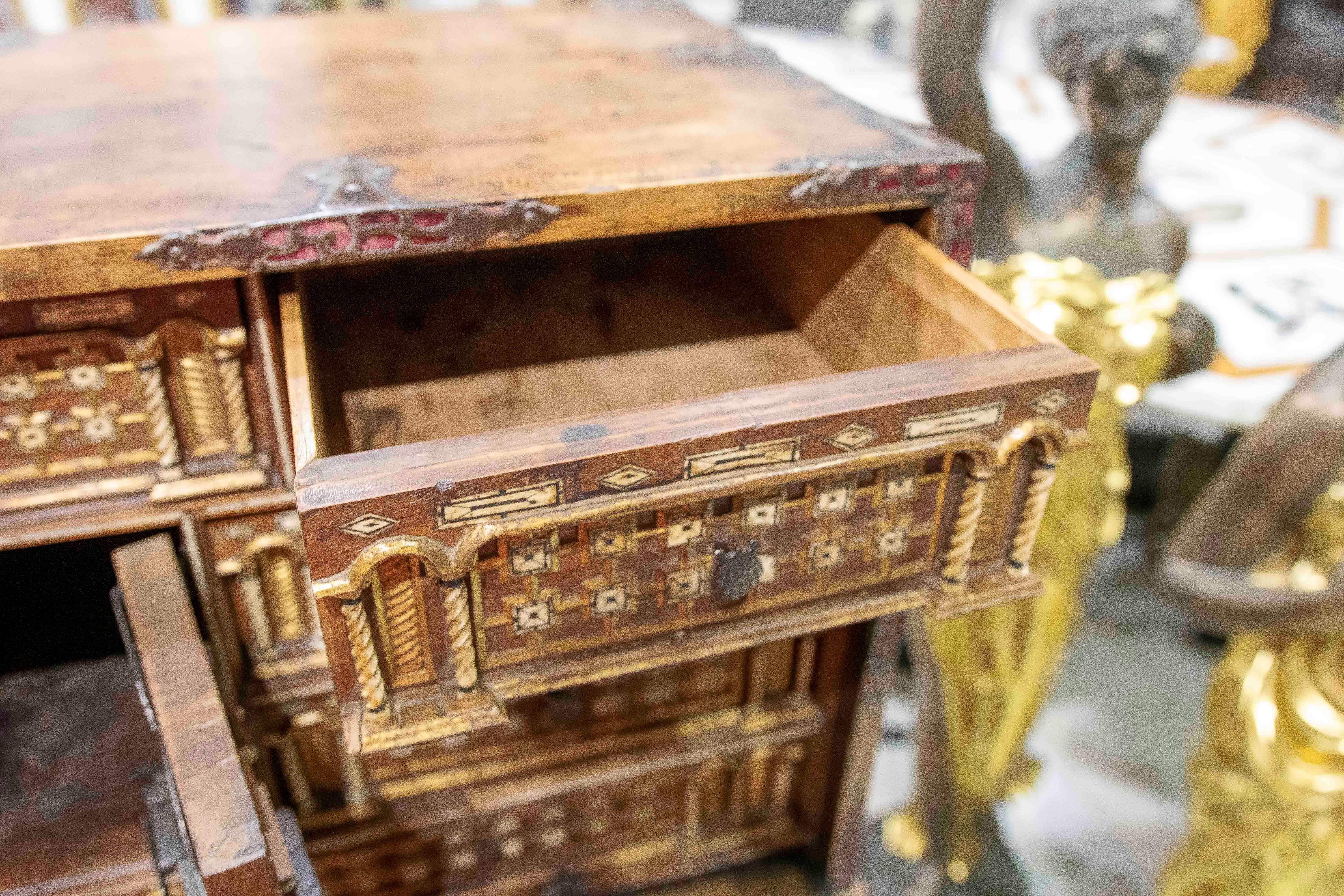 Bargas Bargueño del XVII con Taquilla de Madera Policromada en venta 6