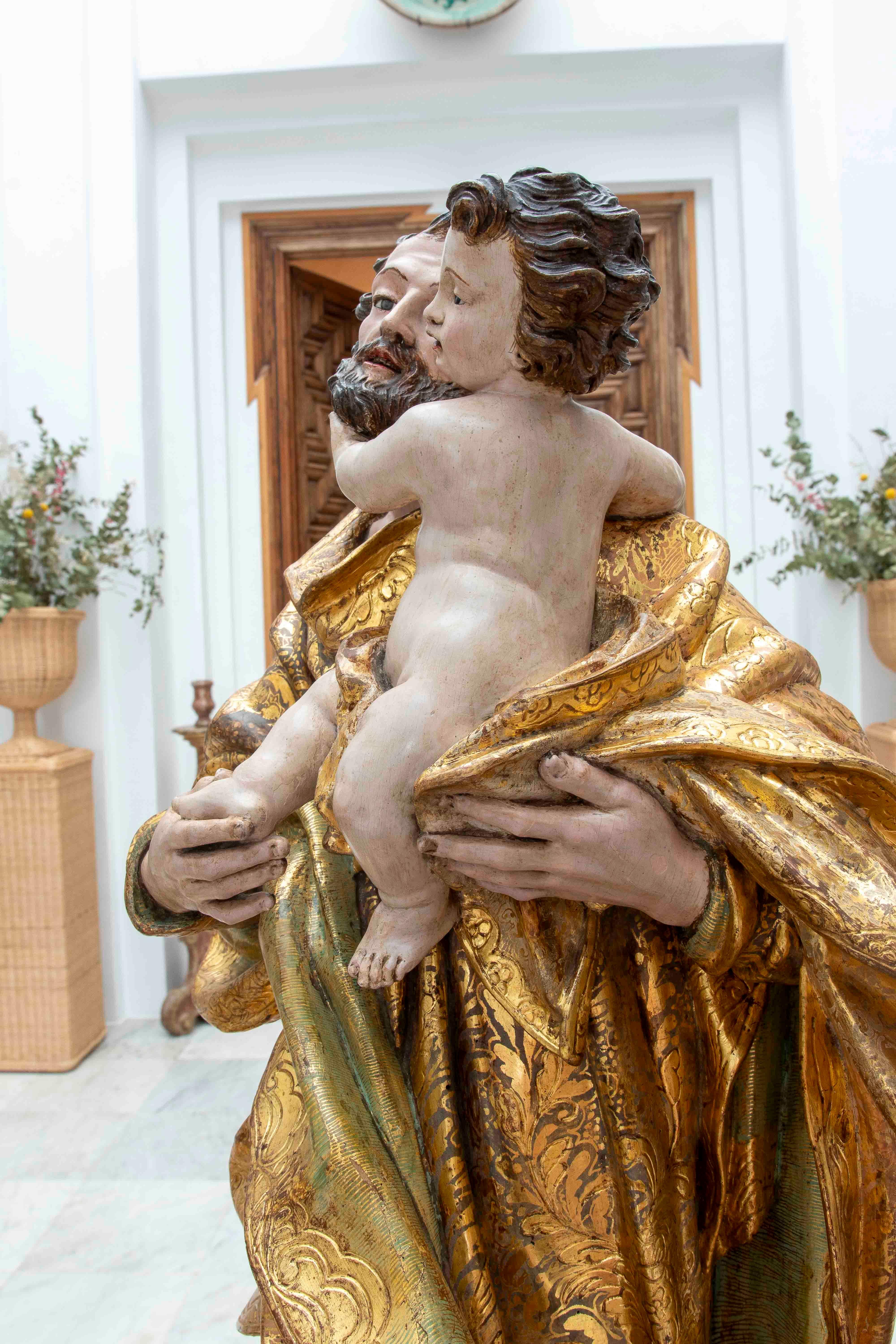 17th Baroque Sculpture of Saint Joseph & the Child, Polychrome & Gilded Carving For Sale 3