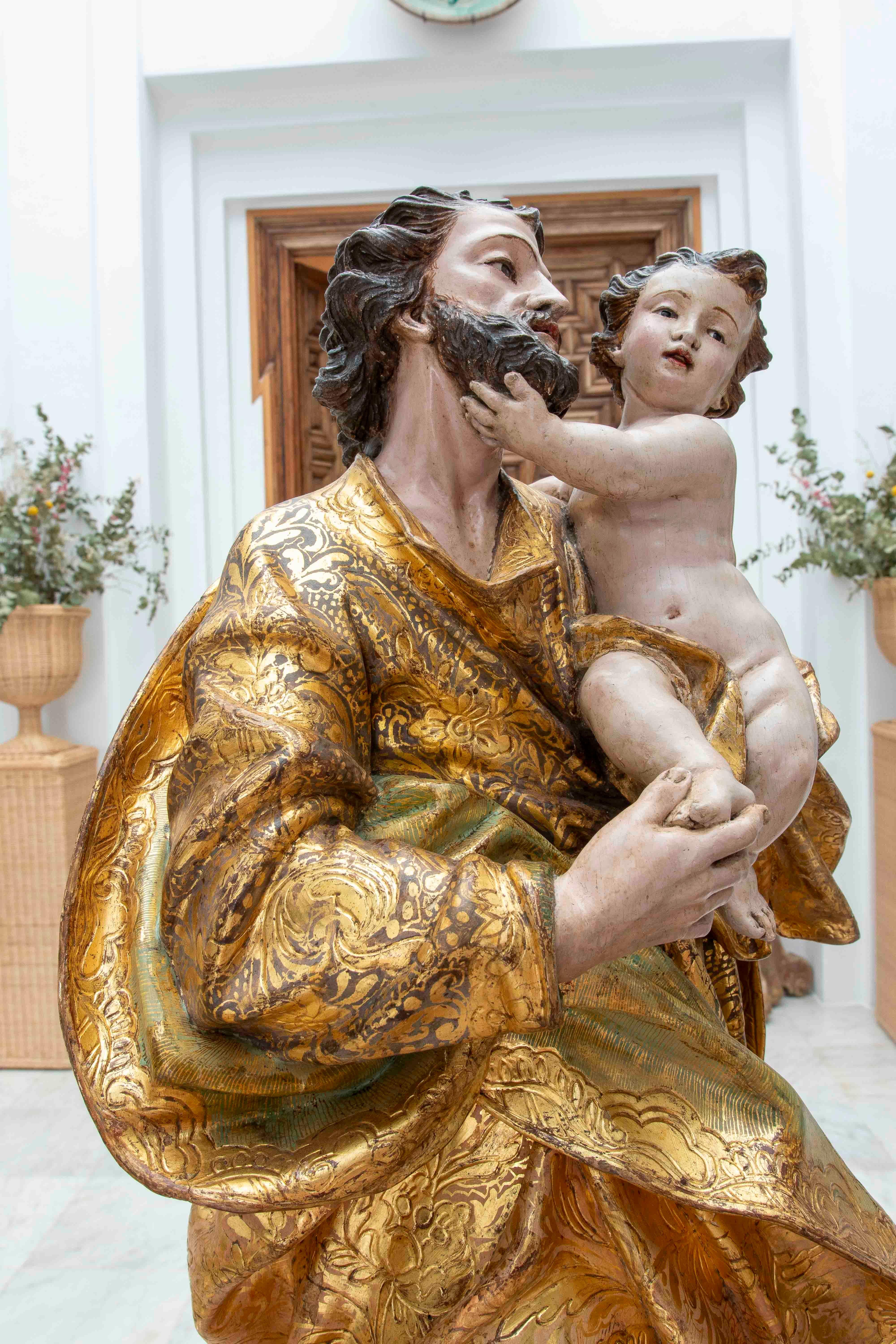17th Baroque Sculpture of Saint Joseph & the Child, Polychrome & Gilded Carving For Sale 2
