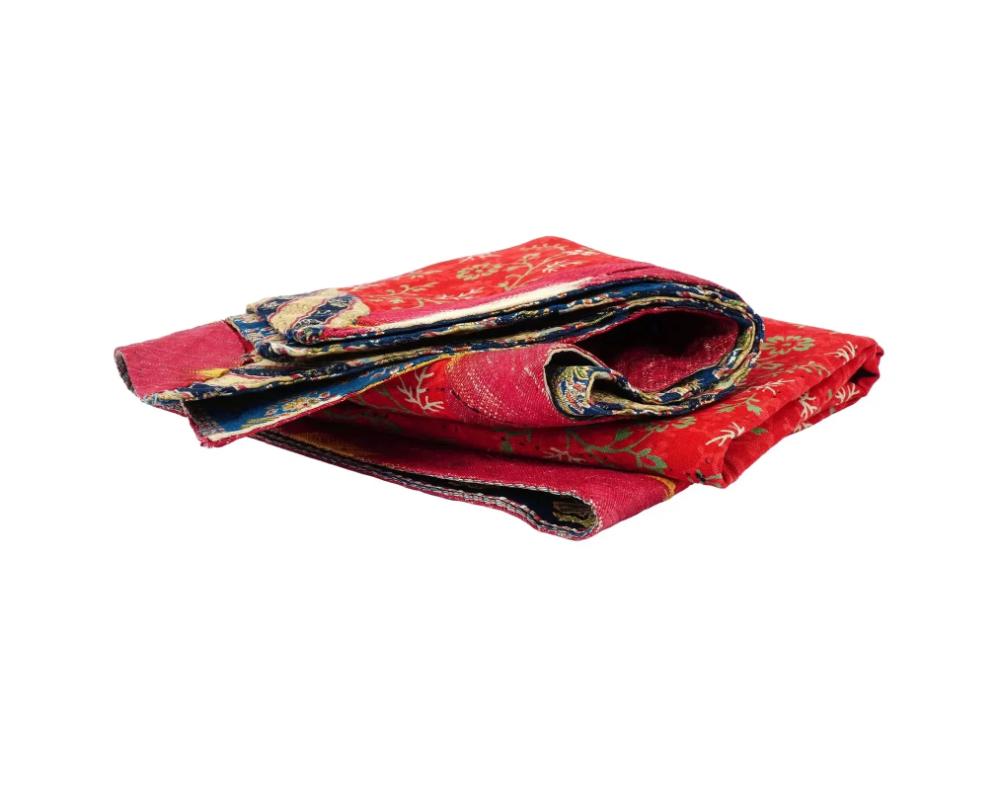 17Th C Antique Persian Safavid Hand Woven Textile In Good Condition For Sale In New York, NY