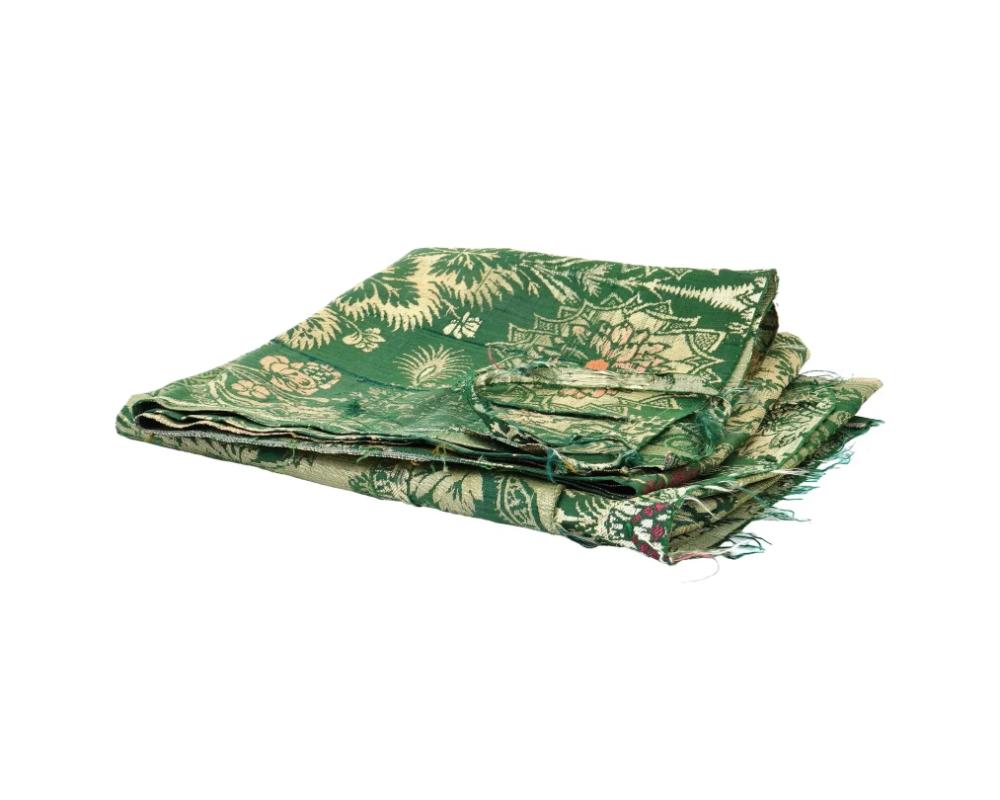 17Th C Antique Persian Safavid Hand Woven Textiles In Good Condition For Sale In New York, NY