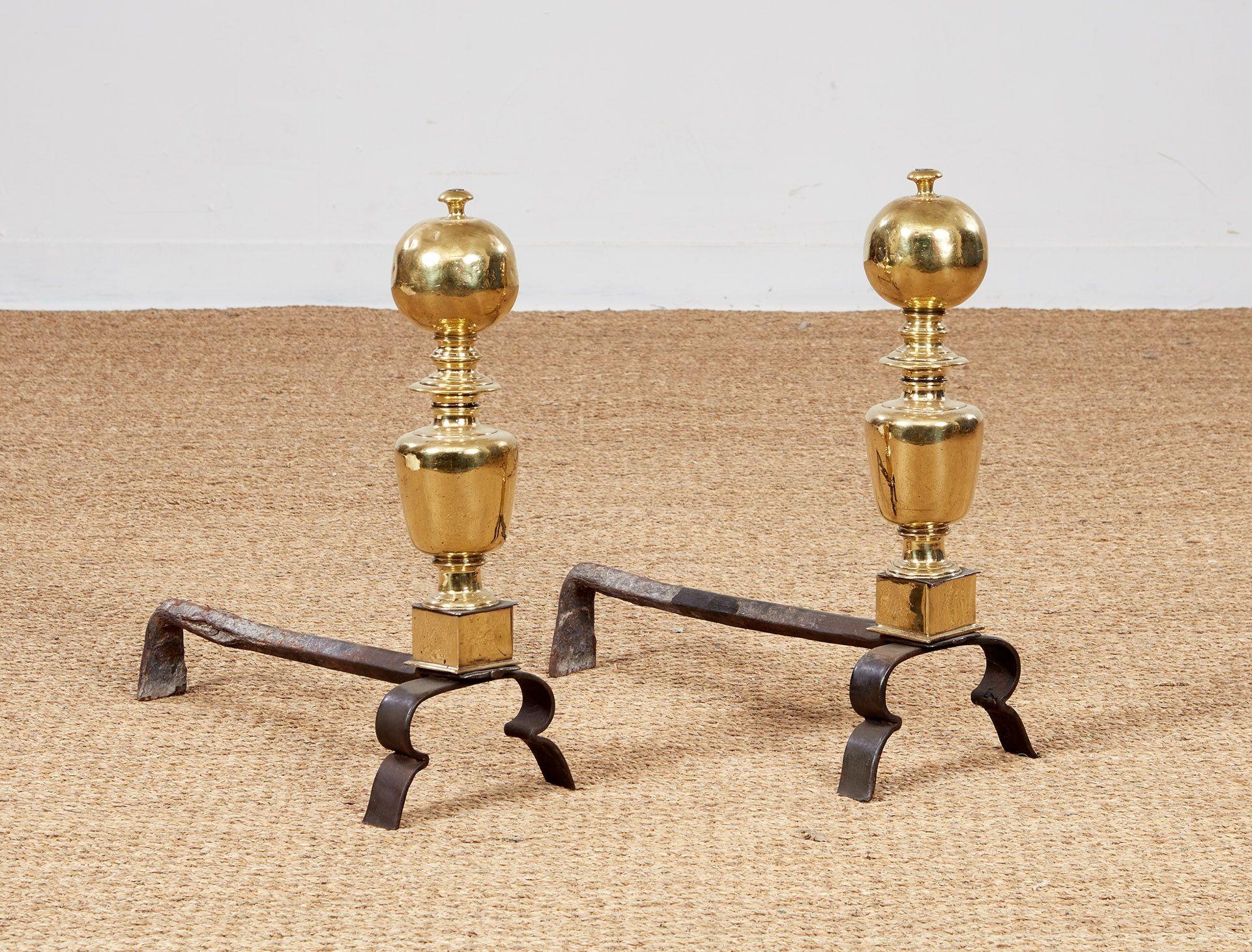 17th c. Brass Ball Top Andirons en vente 3