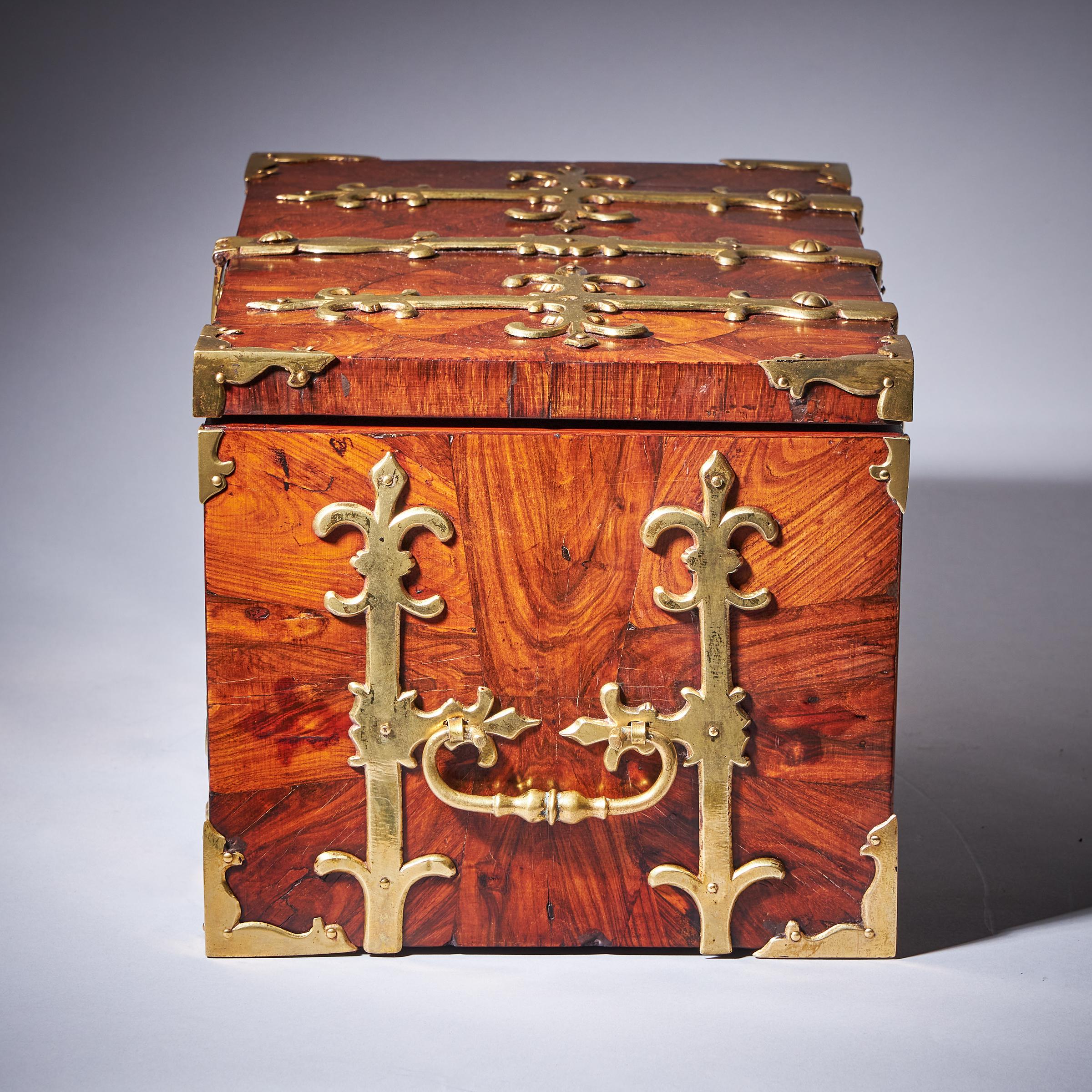 17th C. Diminutive William and Mary Kingwood Strongbox or Coffre Fort, C. 1690. In Good Condition In Oxfordshire, United Kingdom